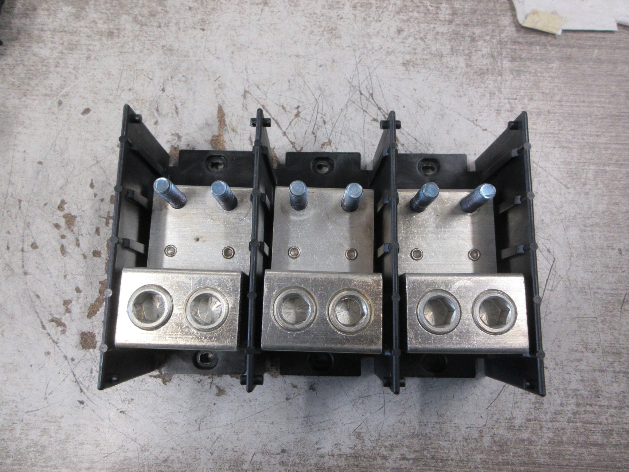 Buss Power Distribution Block 16582-3 760A 60V 3P Line (2): 500mcm-#6 Used