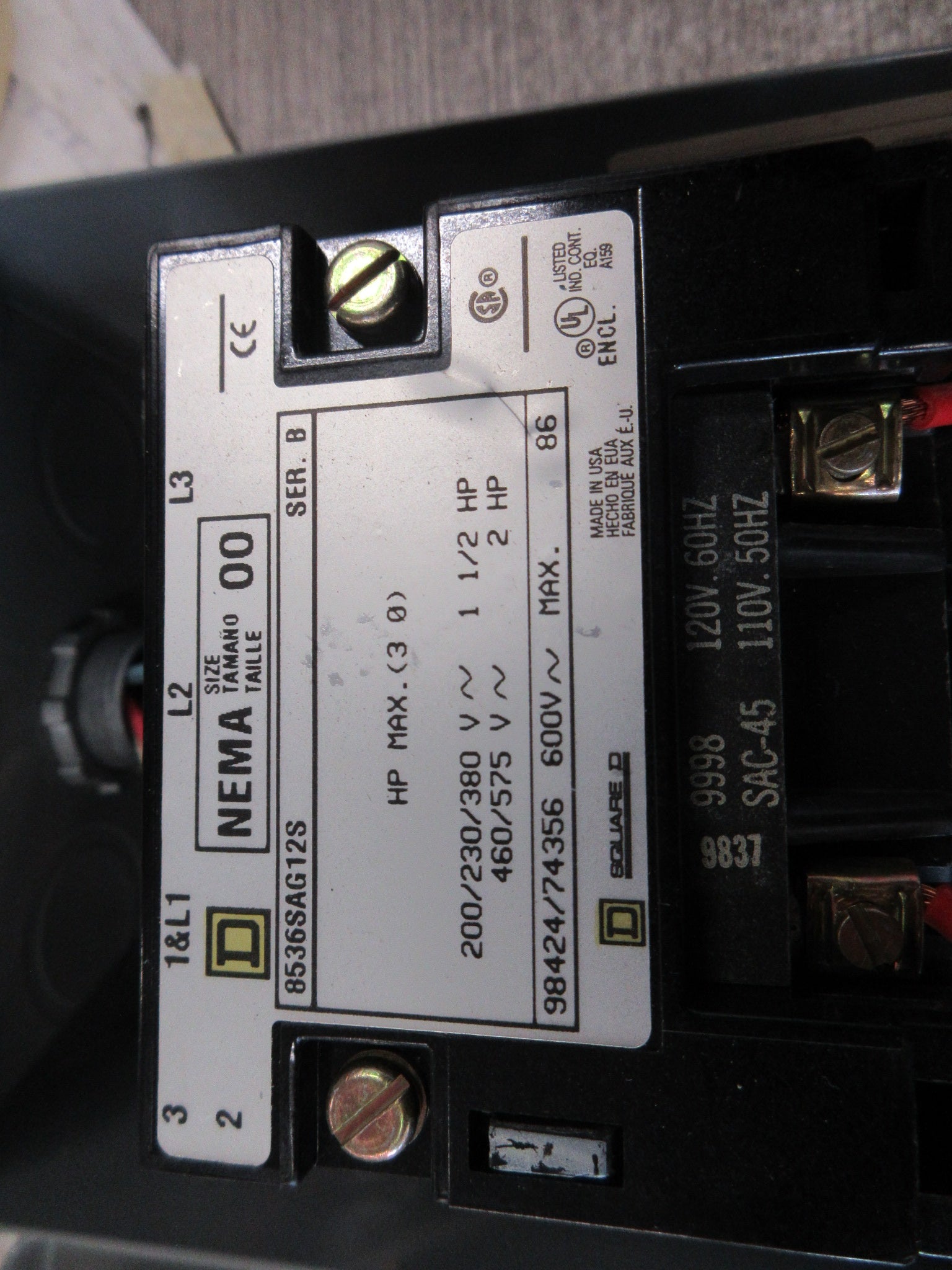 Square D Enclosed Size 00 Starter 8536SAG12S Ser. B 120V Coil Used