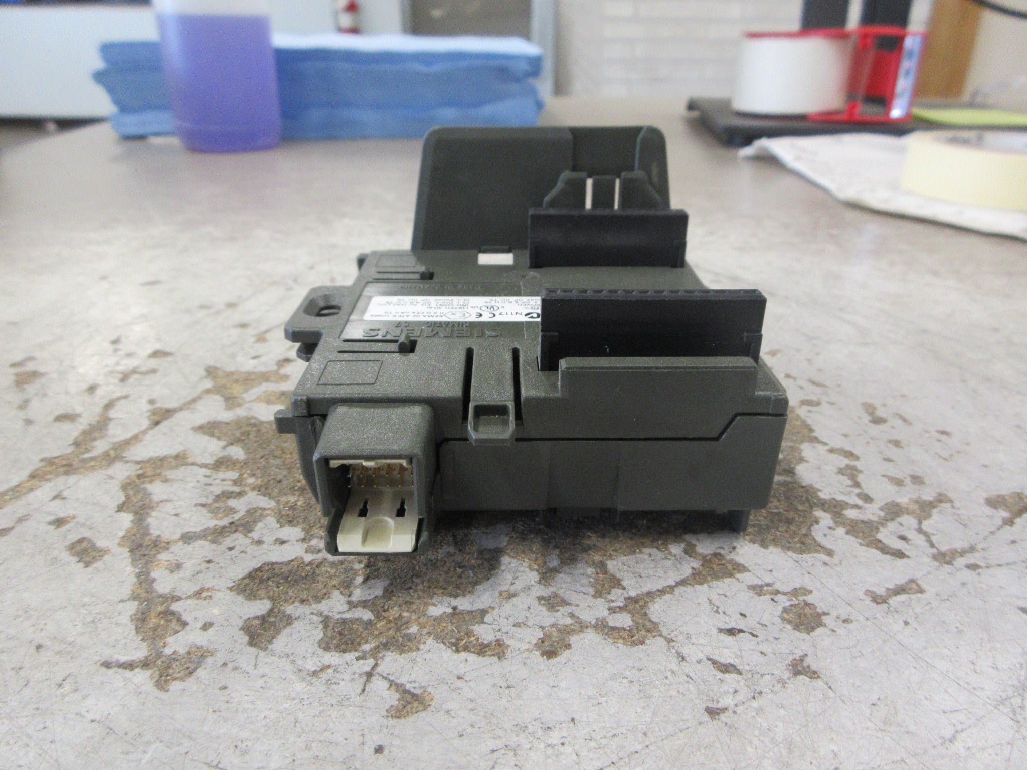 Siemens Simatic S7 Bus Module 6ES7 195-7HC00-0XA0 E-Stand: 03 Used