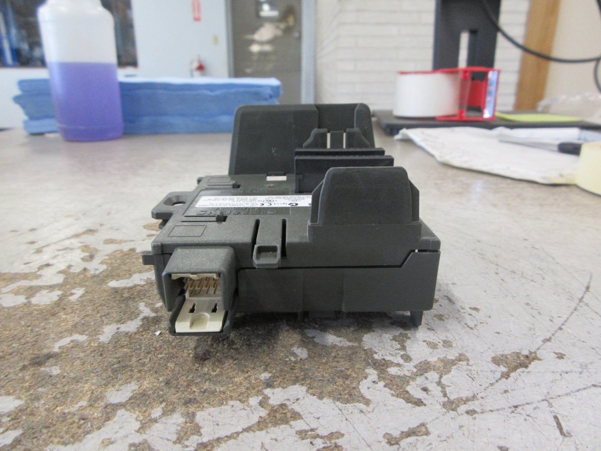 Siemens Simatic S7 Bus Module 6ES7 195-7HG00-0XA0 E-Stand: 03 Used