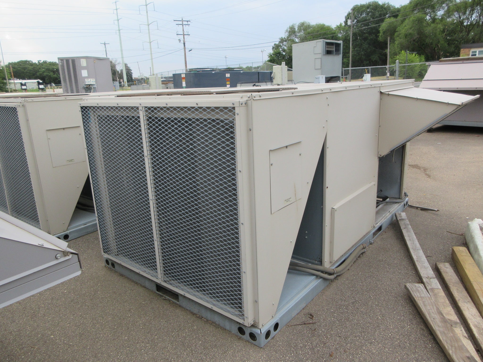 Lennox LGC Rooftop Unit LGC150S4BH2G 12.5-Ton 460V 3Ph Natural Gas Heat Used