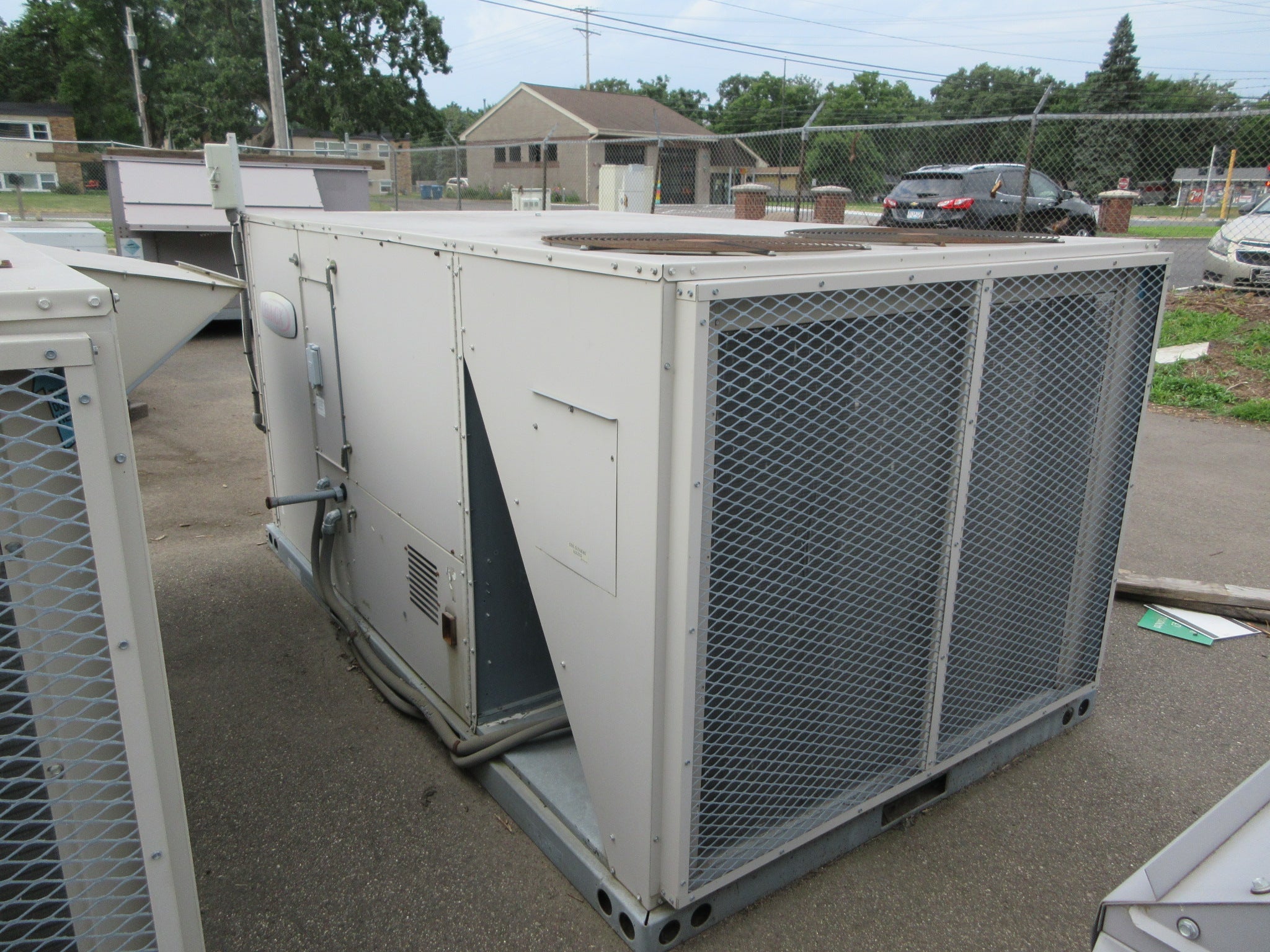 Lennox LGC Rooftop Unit LGC150S4BH2G 12.5-Ton 460V 3Ph Natural Gas Heat Used