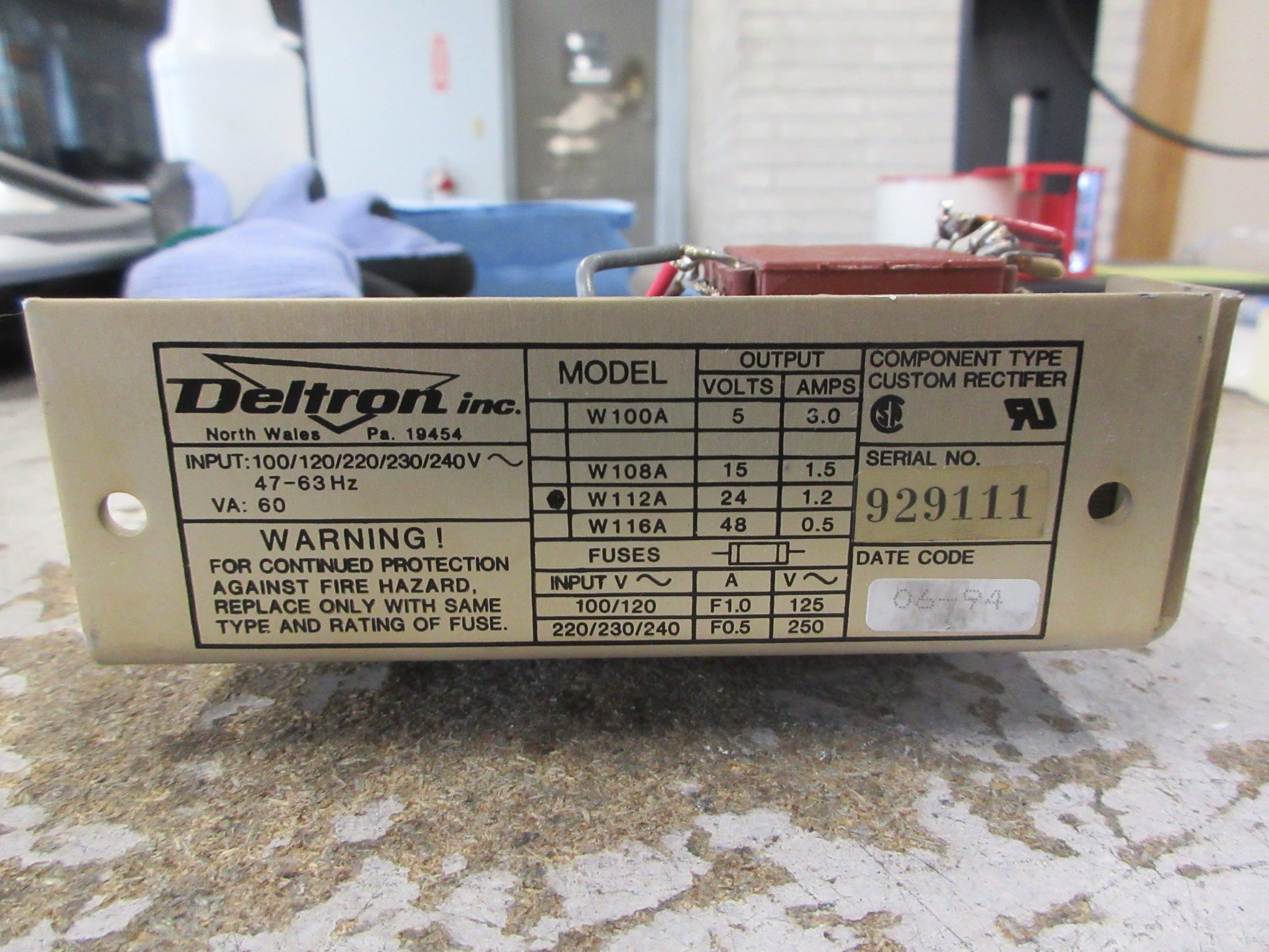 Deltron Power Supply W112A Input:100-240V , 47-63Hz , 60VA Used