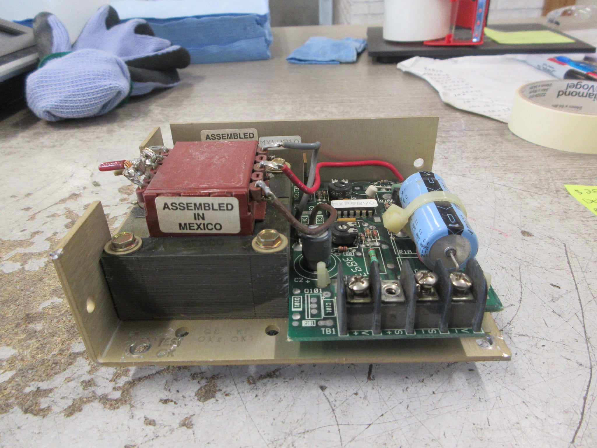 Deltron Power Supply W112A Input:100-240V , 47-63Hz , 60VA Used