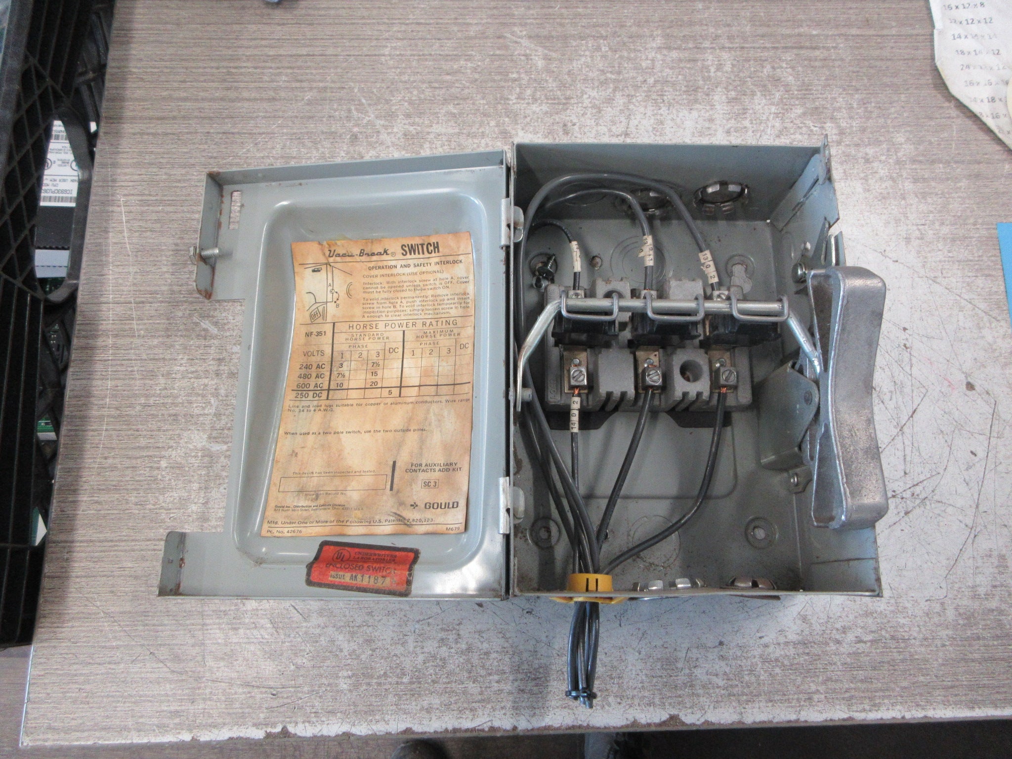 ITE Non-Fusible Safety Switch/Disconnect NF351 30A 600V 3Ph Used