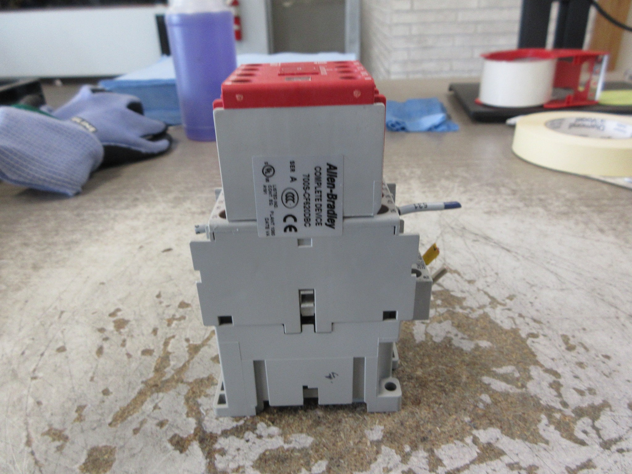 Allen-Bradley Guardmaster Safety Relay 700S-CF620DBC Ser. A 120V Coil 25A Used