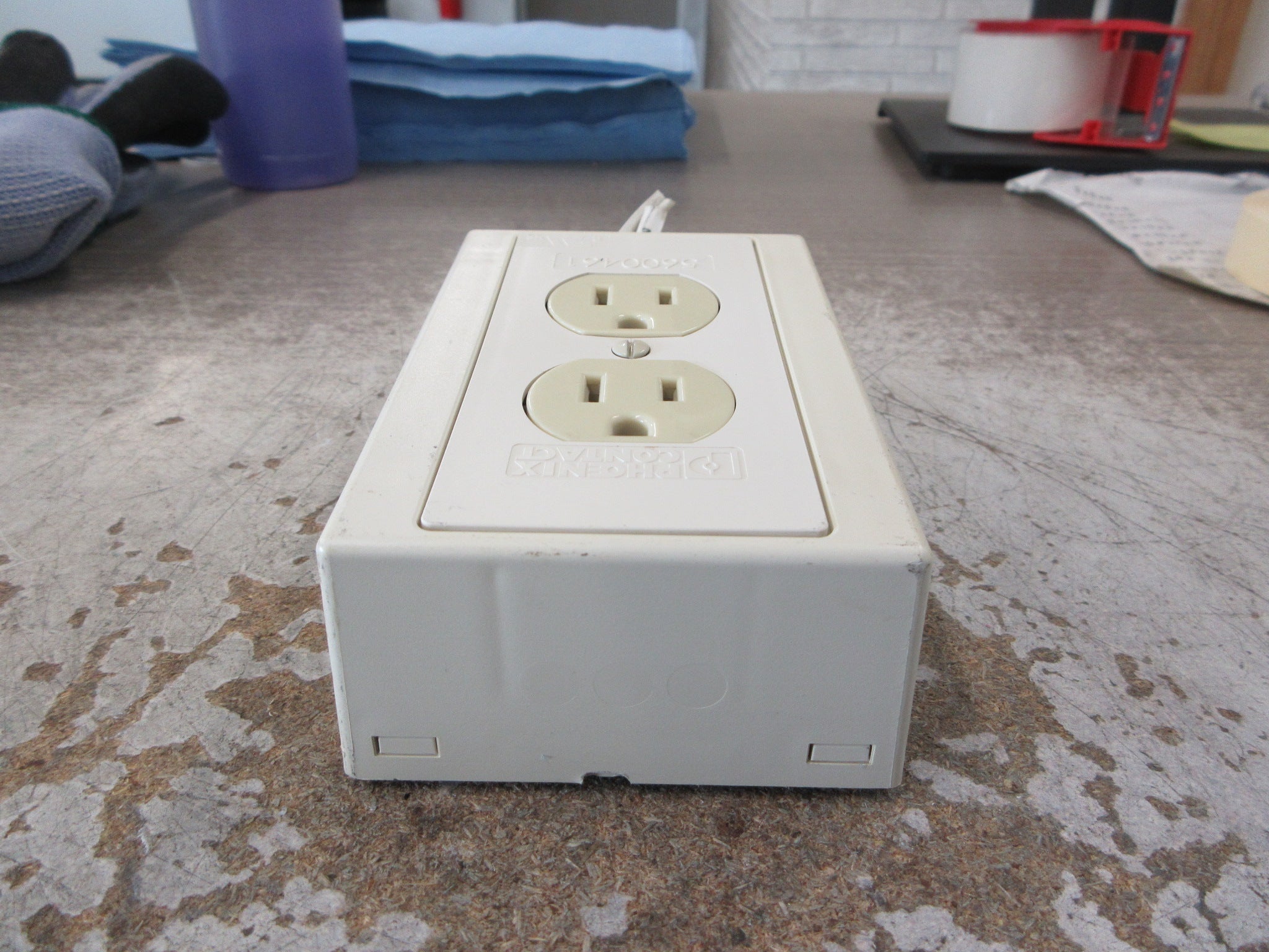 Phoenix Contact EM-DUO 120/15 Duplex Receptacle 5600461 125V 15A Used