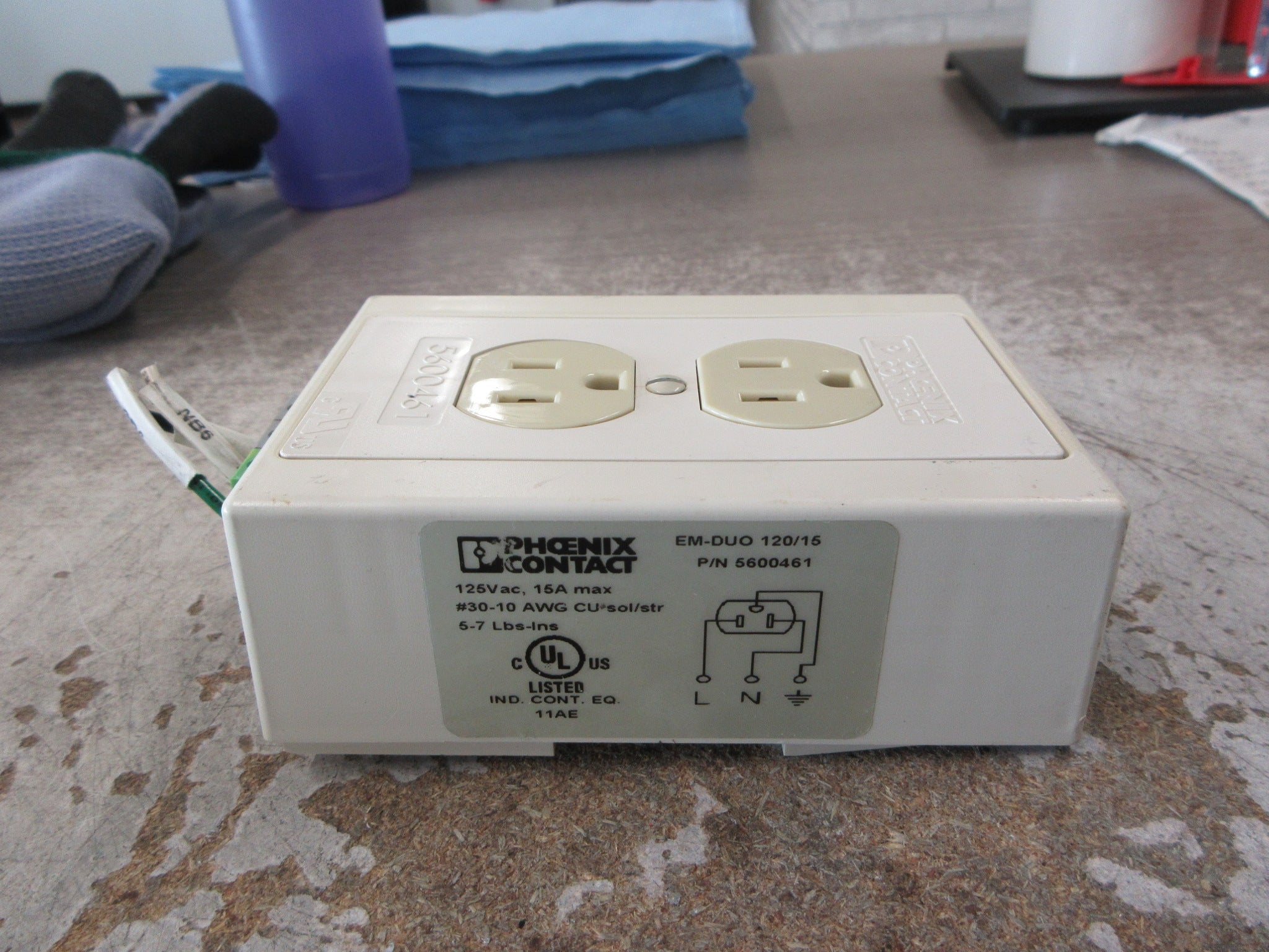 Phoenix Contact EM-DUO 120/15 Duplex Receptacle 5600461 125V 15A Used