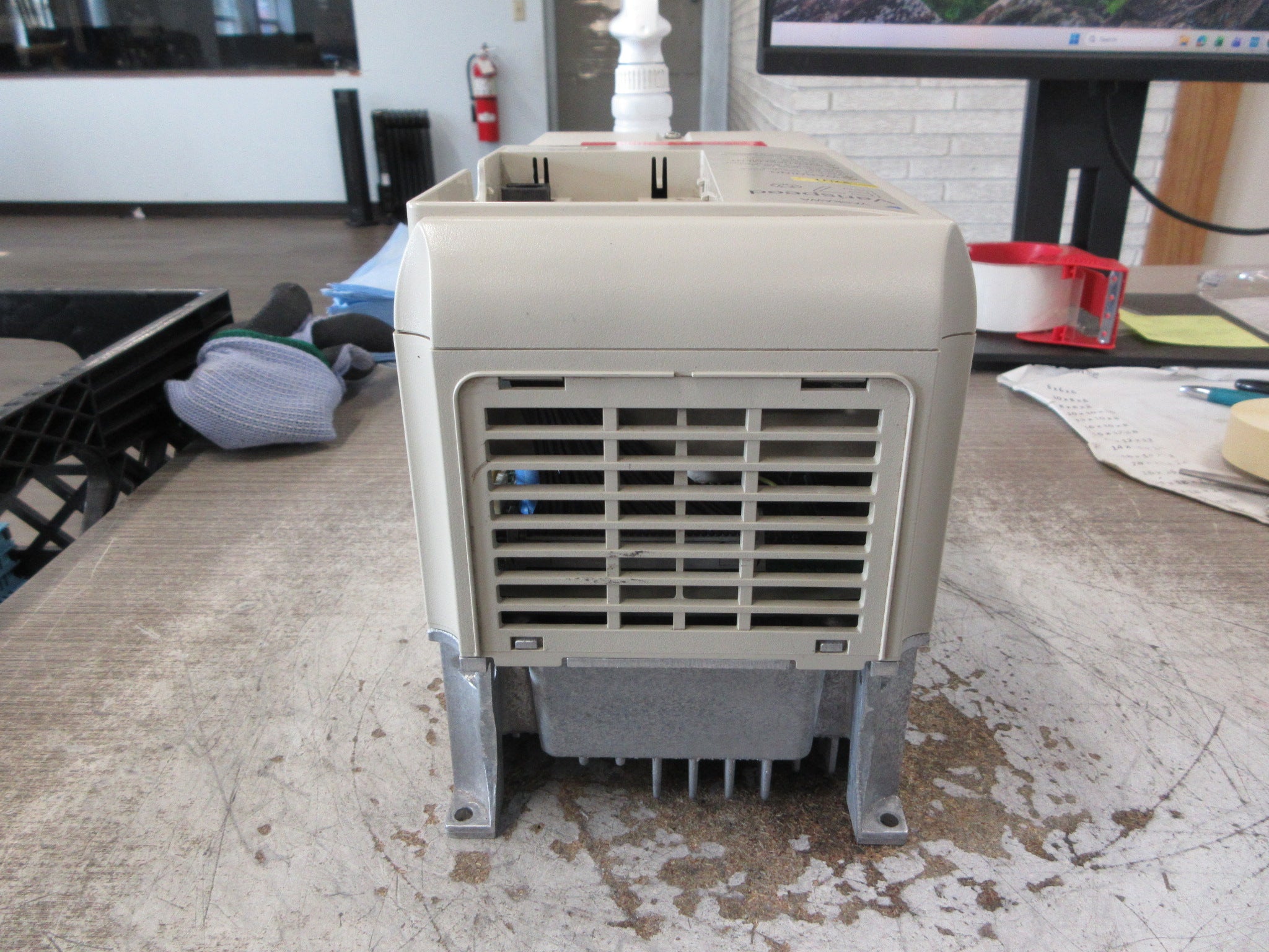 Yaskawa Varispeed E7 AC Drive CIMR-E7C42P2 3HP 3Ph *No Keypad*  Used
