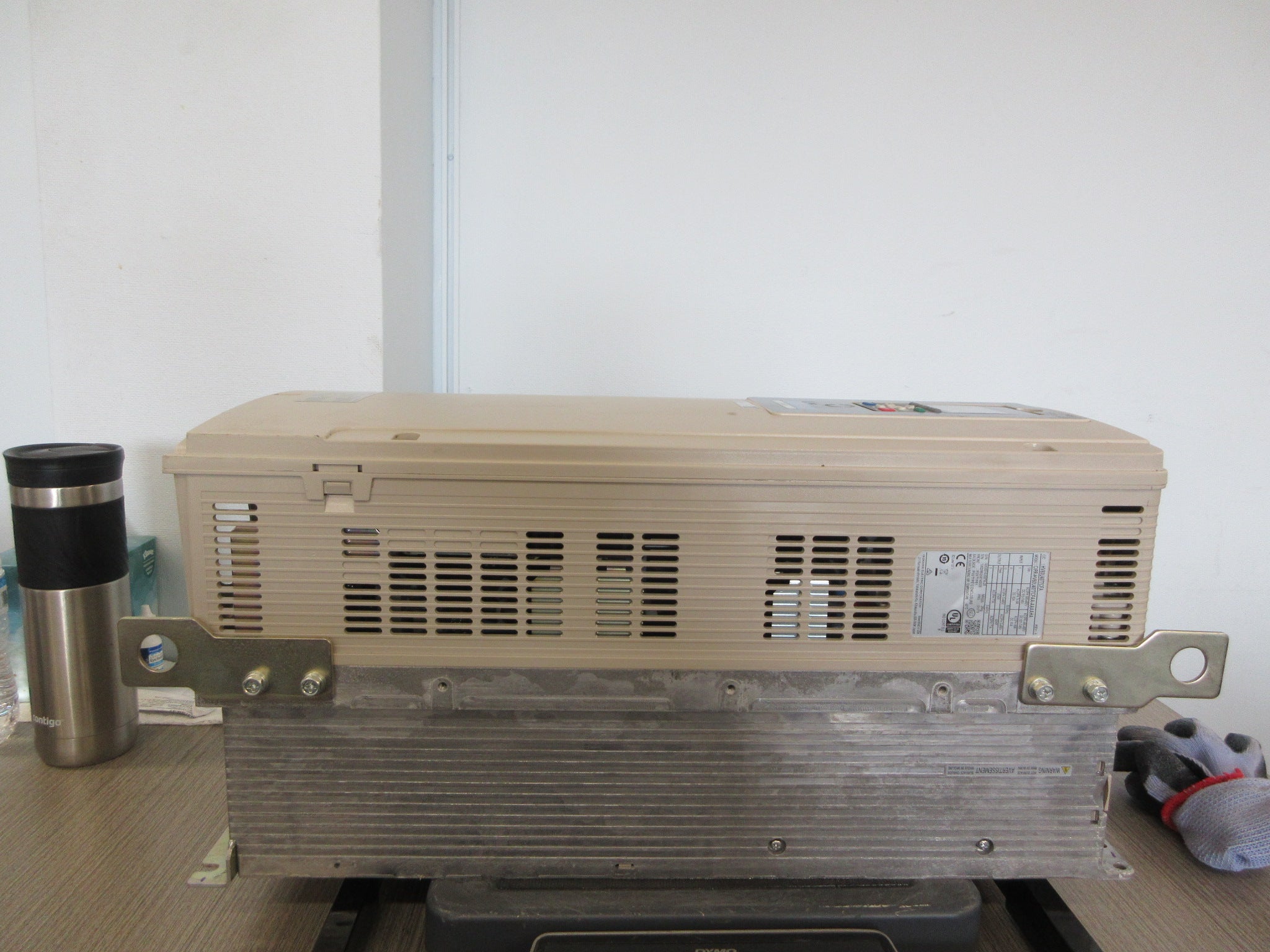 Yaskawa HV600 AC Drive CIPR-HV60U4077CFAA-AAAAHA 60HP Used