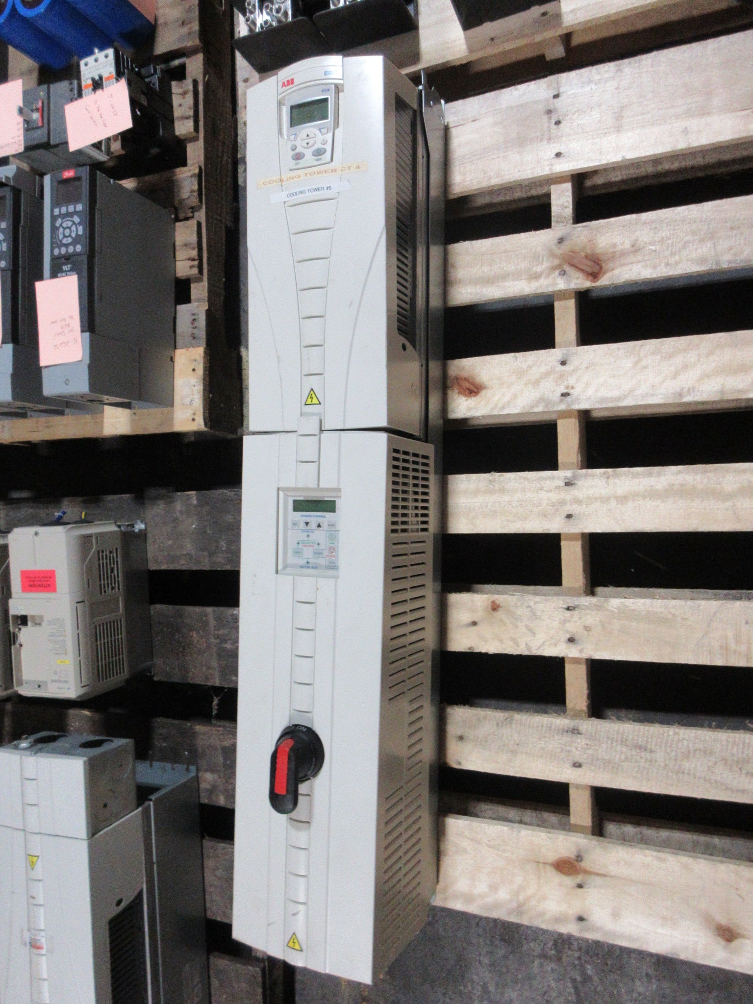ABB ACH550 AC Drive w/ Bypass ACH550-VDR-031A-4+F267 20HP 3Ph w/ Keypad Used