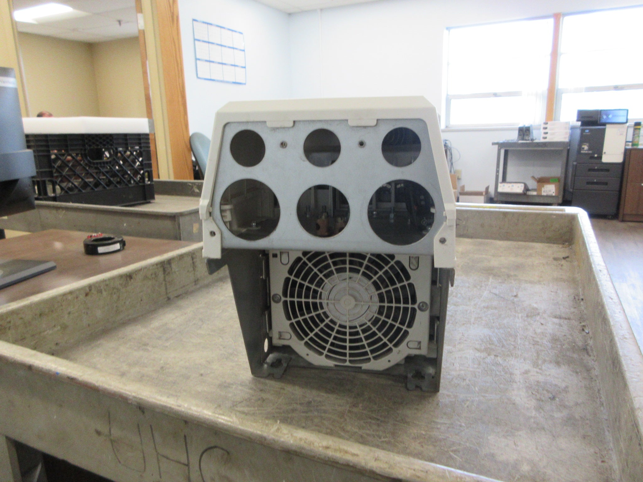 ABB ACH580 AC Drive ACH580-01-096A-4+J429 75HP 3Ph Used