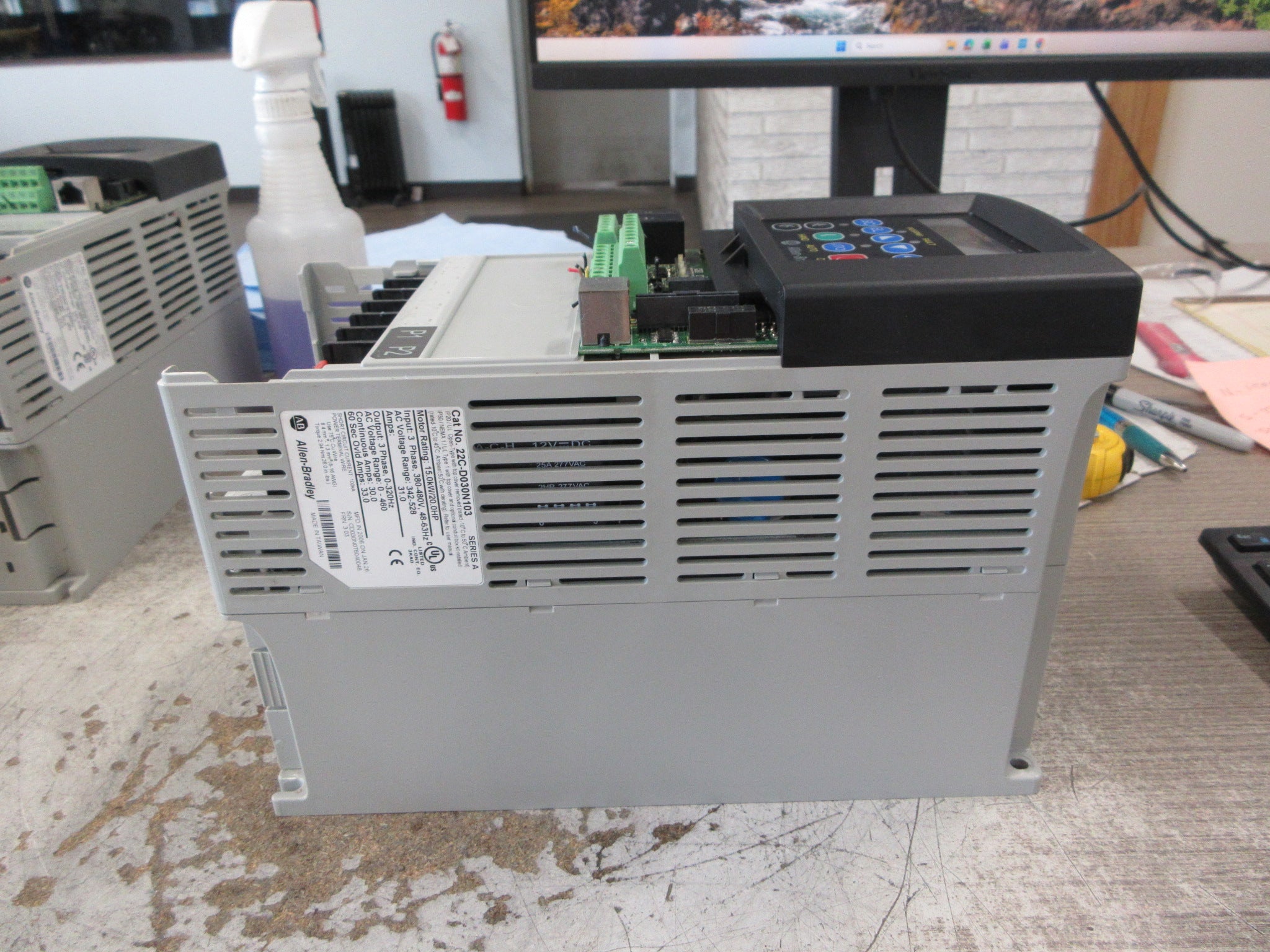 Allen-Bradley PowerFlex 400 AC Drive 22C-D030N103 Ser. A 20HP 3Ph Used