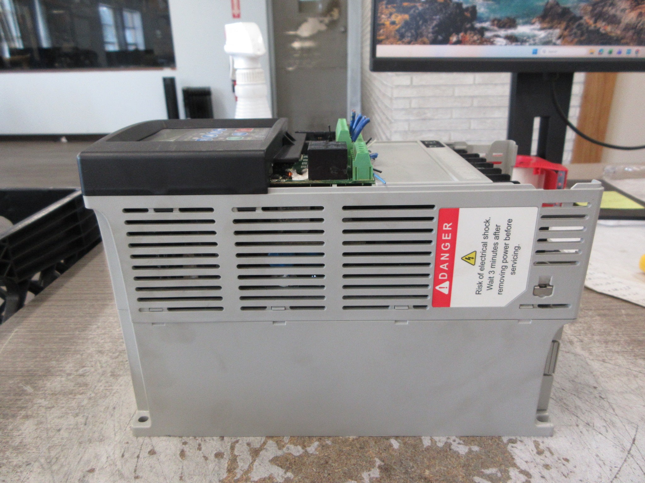 Allen-Bradley PowerFlex 400 AC Drive 22C-D030N103 Ser. A 20HP 3Ph Used