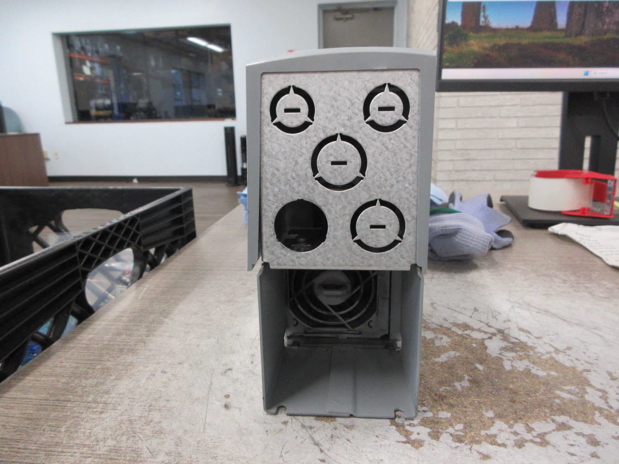 Danfoss VLT AC Drive 131F0672 3HP 3Ph Input:3x380-480V 50/60Hz 5.0/4.3A Used