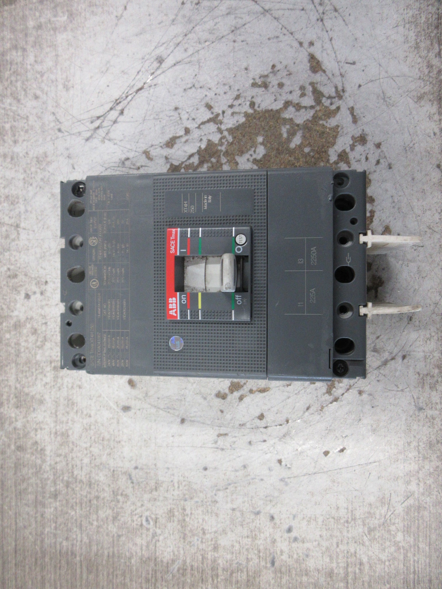 ABB SACE Tmax Circuit Breaker XT4H 250 690V 250A 3P Used