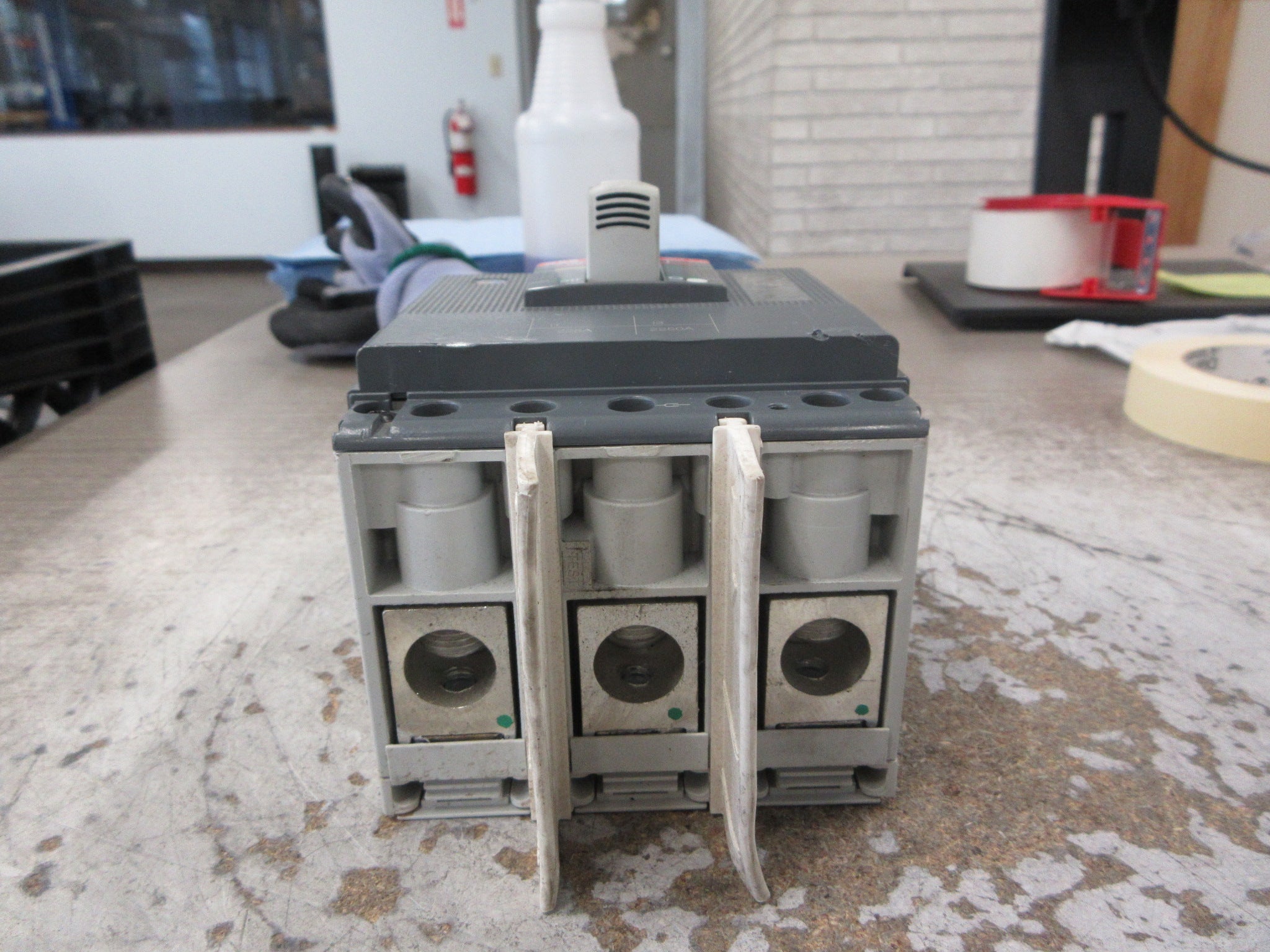 ABB SACE Tmax Circuit Breaker XT4H 250 690V 250A 3P Used