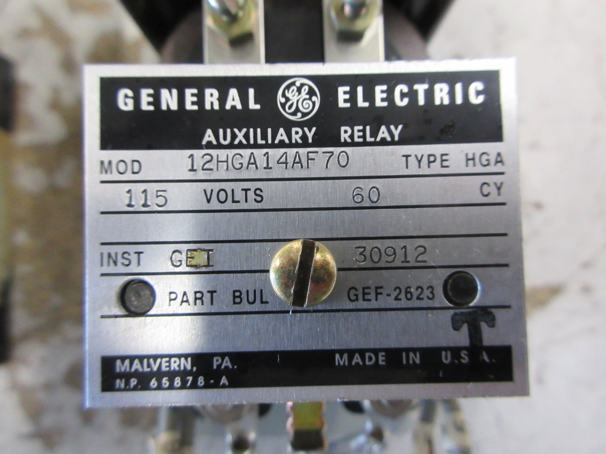 GE Type HGA Auxiliary Relay 12HGA14AF70 115V 60Hz W/Cover Used