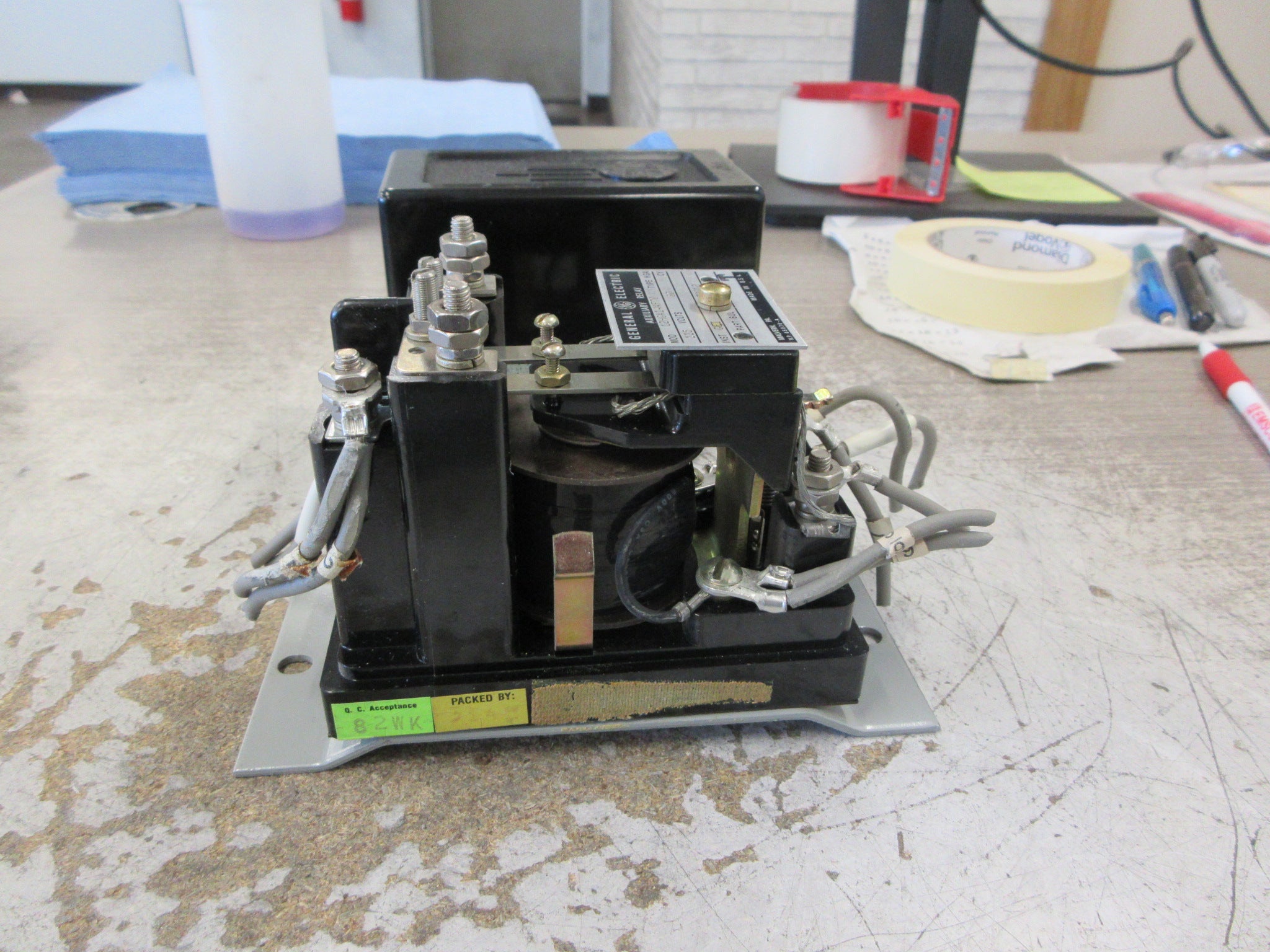 GE Type HGA Auxiliary Relay 12HGA14AF70 115V 60Hz W/Cover Used