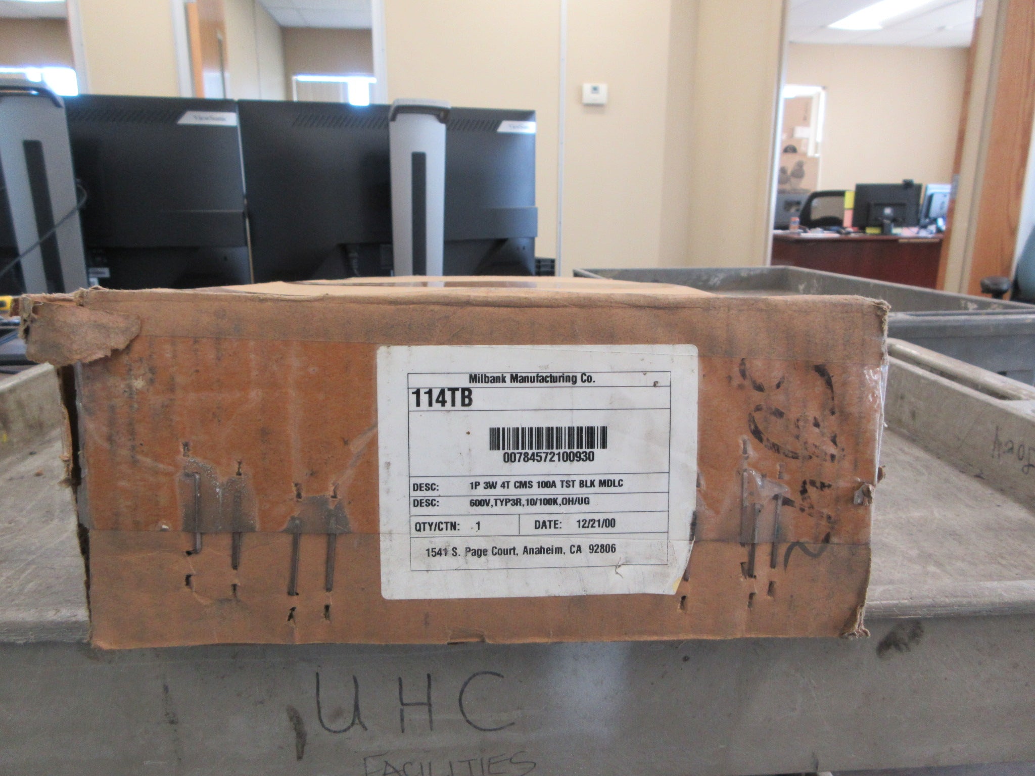 Milbank 3R Meter Socket 114TB 100A 600V 1P 3W New Surplus
