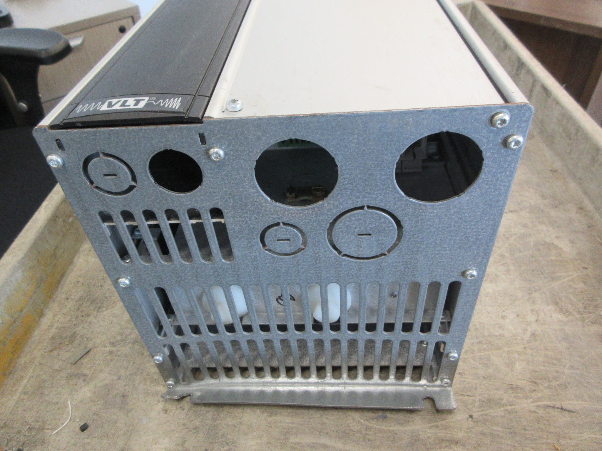 Danfoss VLT 6032 AC Drive 175Z7368 30HP Used