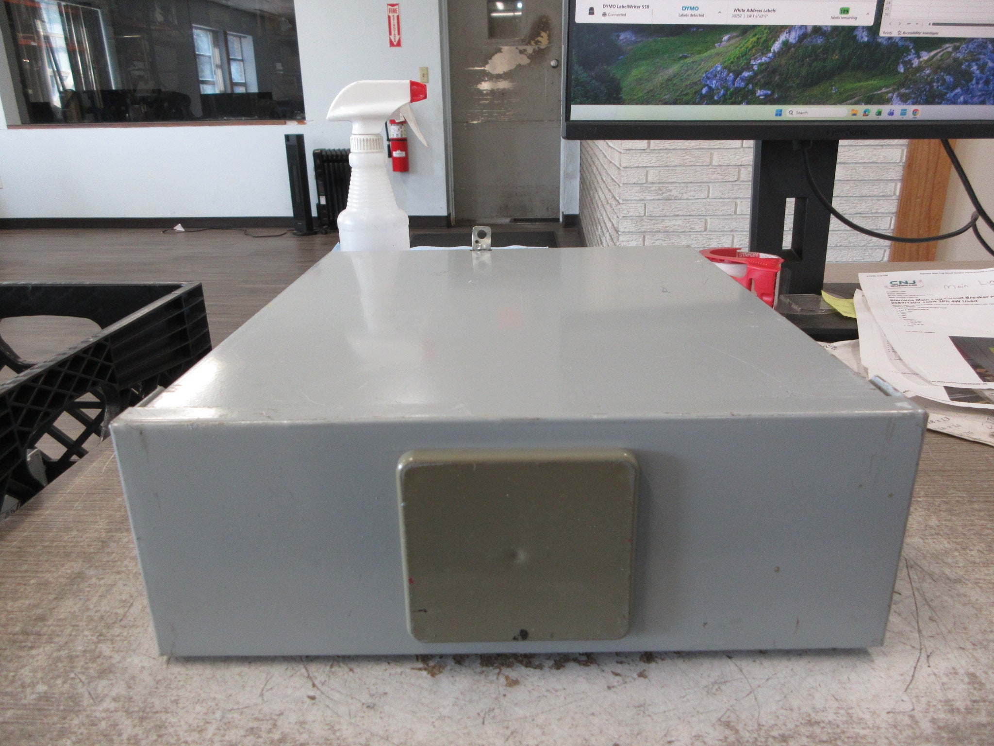 Siemens Main Lug Circuit Breaker Panel W0816ML1125CU 208Y/120V 125A Max Used