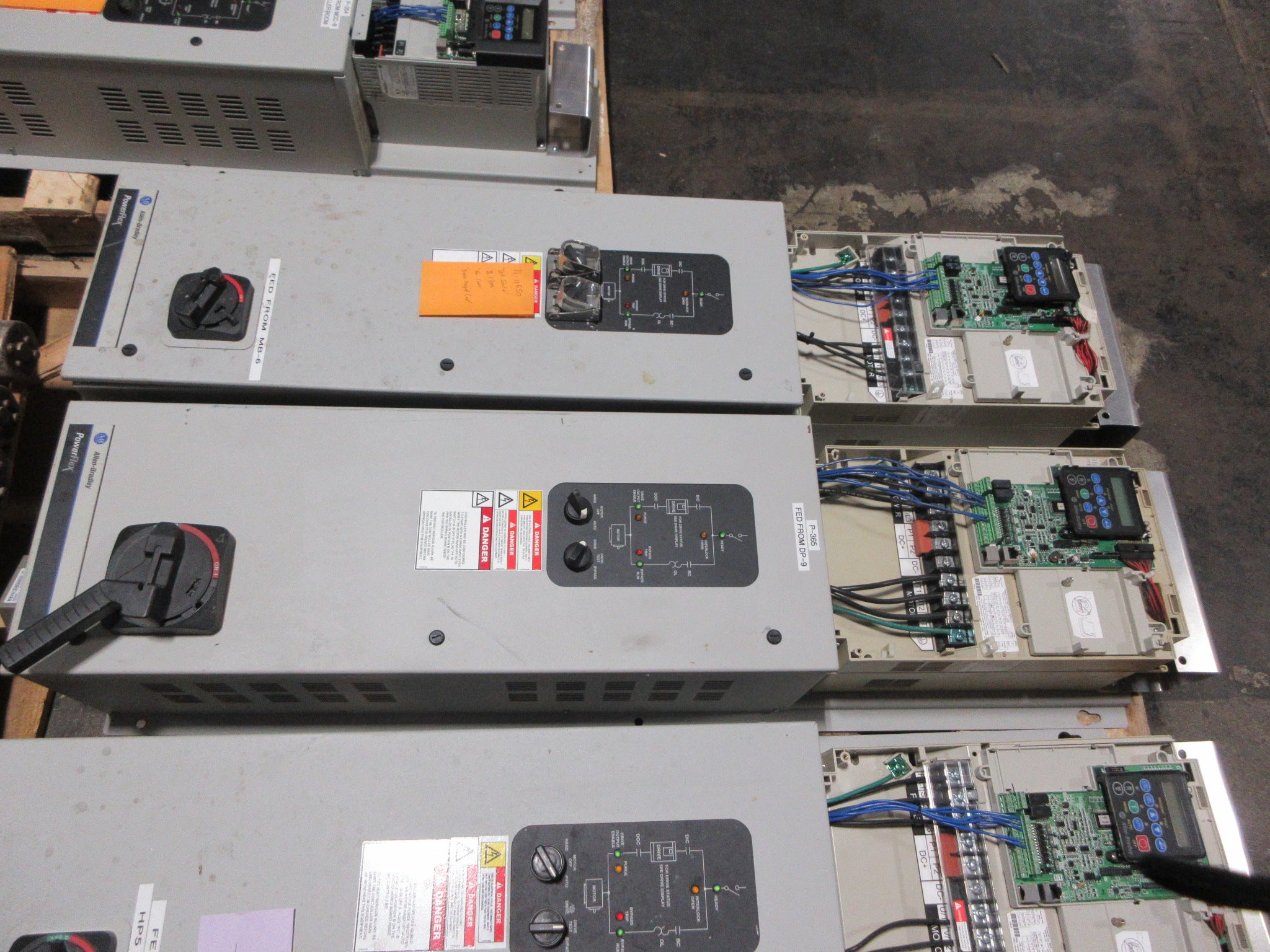 Allen-Bradley PowerFlex 400 AC Drive w/ Bypass 22C-D045A103 30HP 3Ph Used