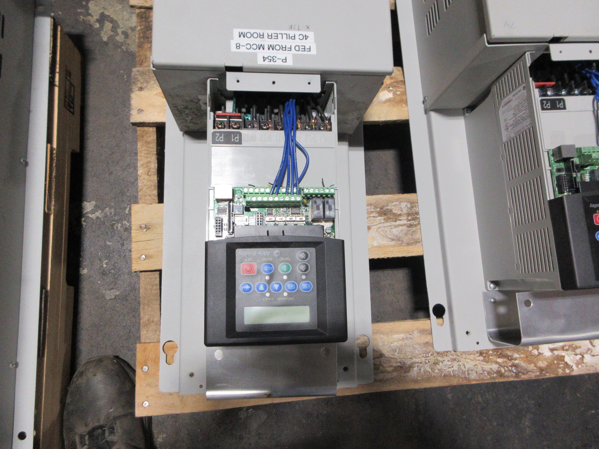 Allen-Bradley PowerFlex 400 AC Drive w/ Bypass 22C-D030N103 20HP 3Ph *No Cover*