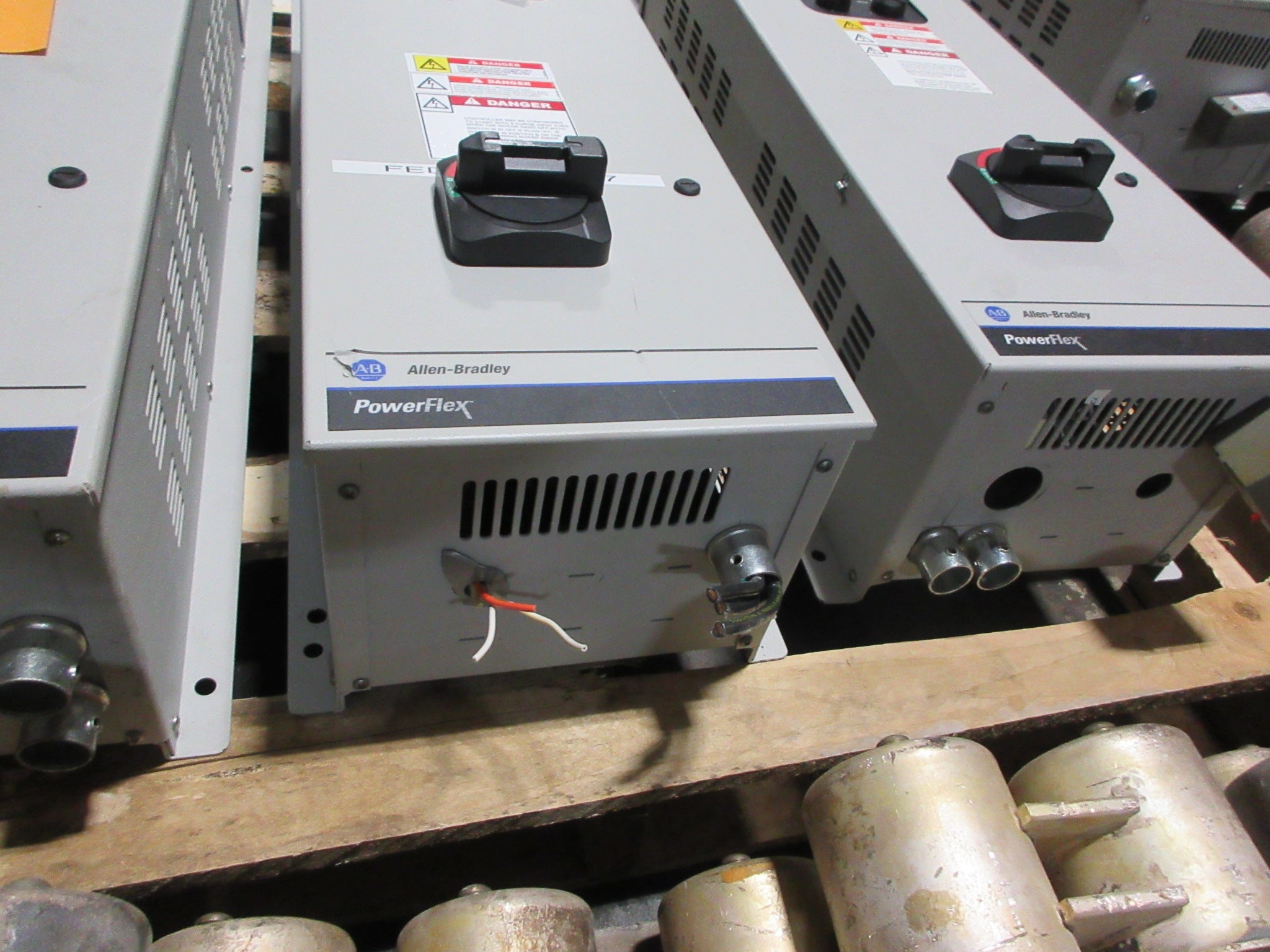 Allen-Bradley PowerFlex 400 AC Drive w/ Bypass 22C-D030N103 20HP 3Ph *No Cover*