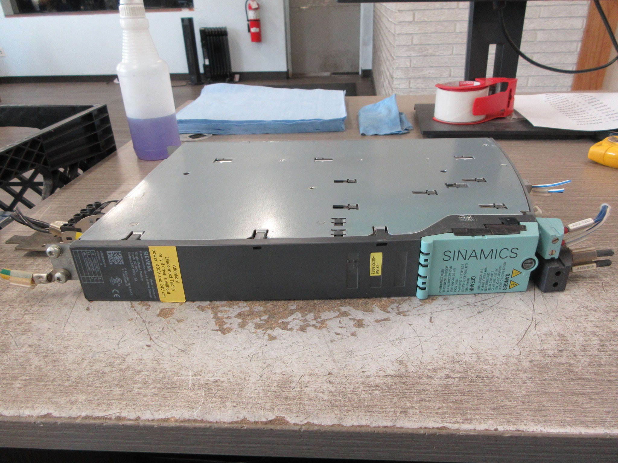 Siemens Single Motor Module 6SL3120-1TE21-8AA3 Ver. D Input: 600VDC Used