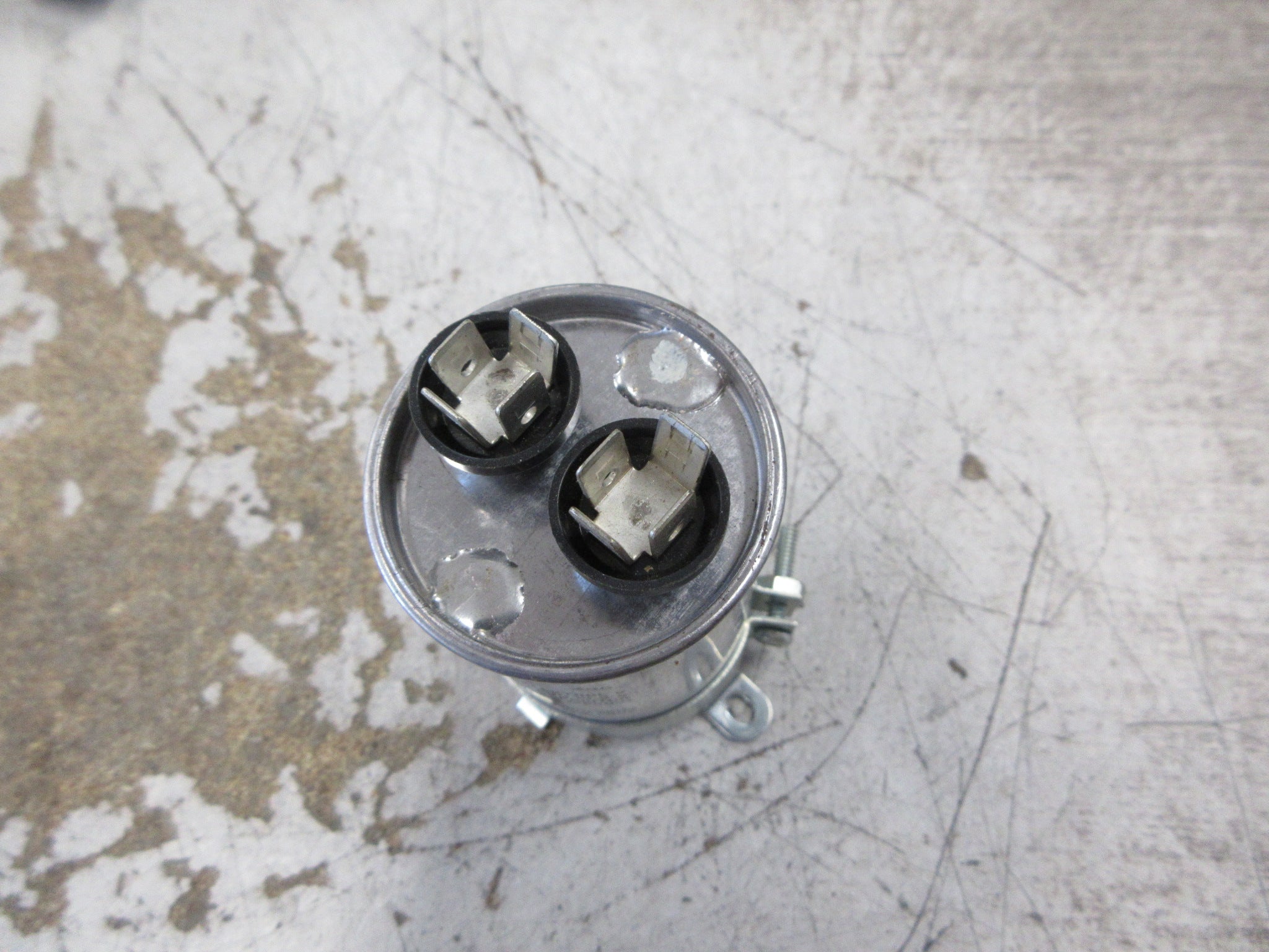 GE Capacitor 61L1304 3uF 660V 50/60Hz Used