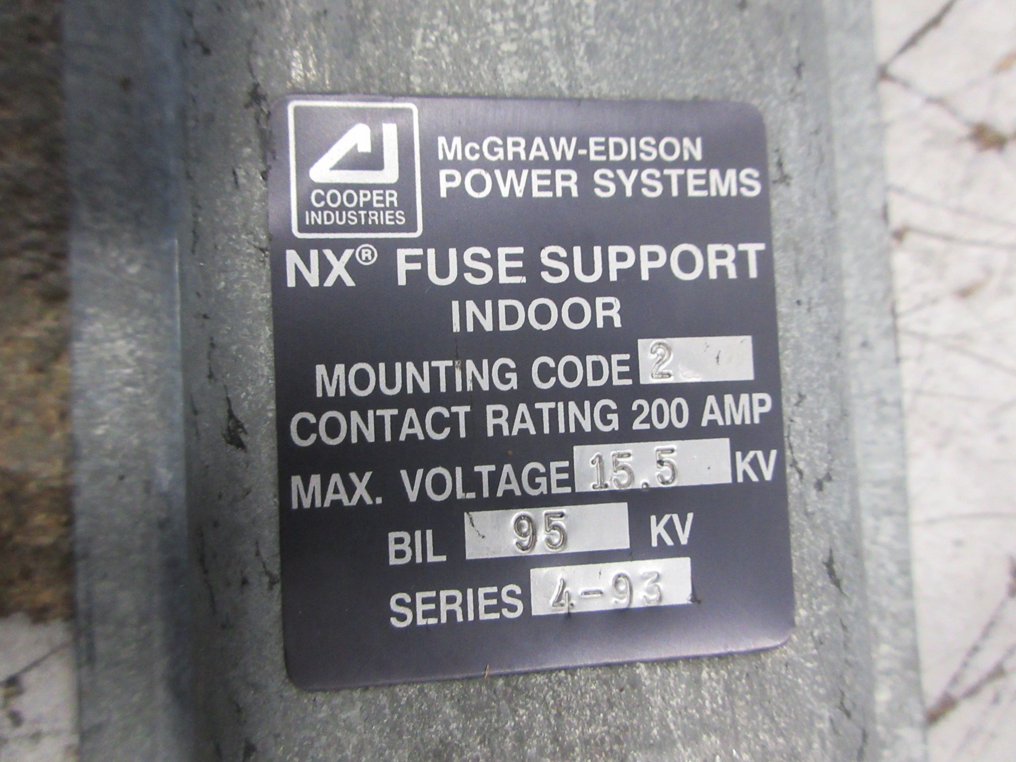 McGraw-Edison NX Fuse Support W/Fuse 4-93 200A Max 15.5KV 200A Fuse Used