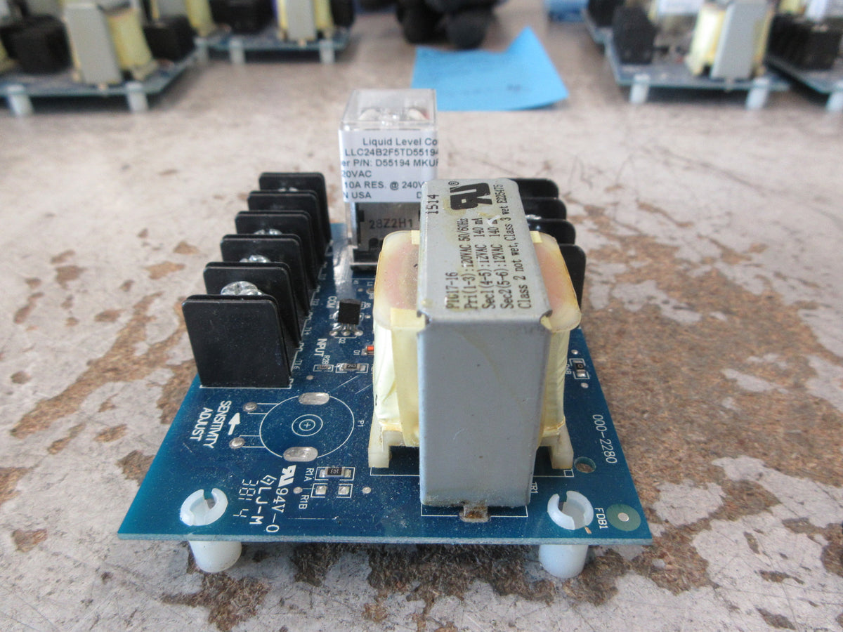 Littel Fuse Liquid Level Control LLC24B2F5TD55194 Input: 120V Used