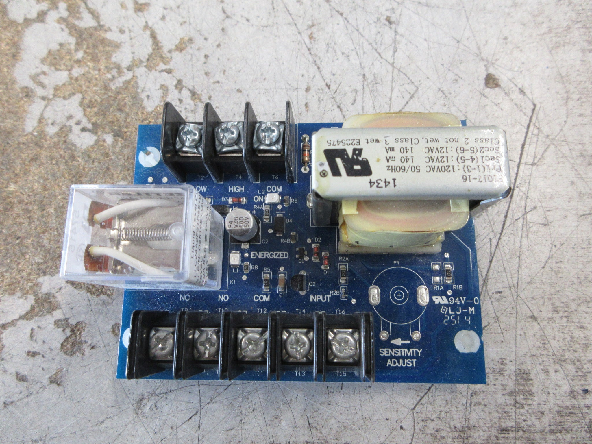 Littel Fuse Liquid Level Control LLC24A2F5TD55195 Input: 120V Used