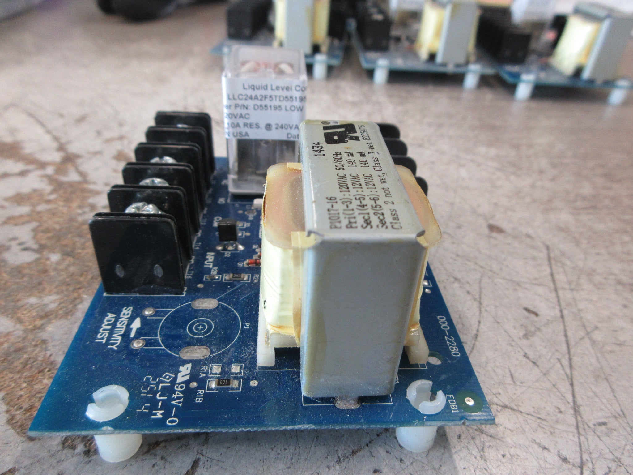 Littel Fuse Liquid Level Control LLC24A2F5TD55195 Input: 120V Used