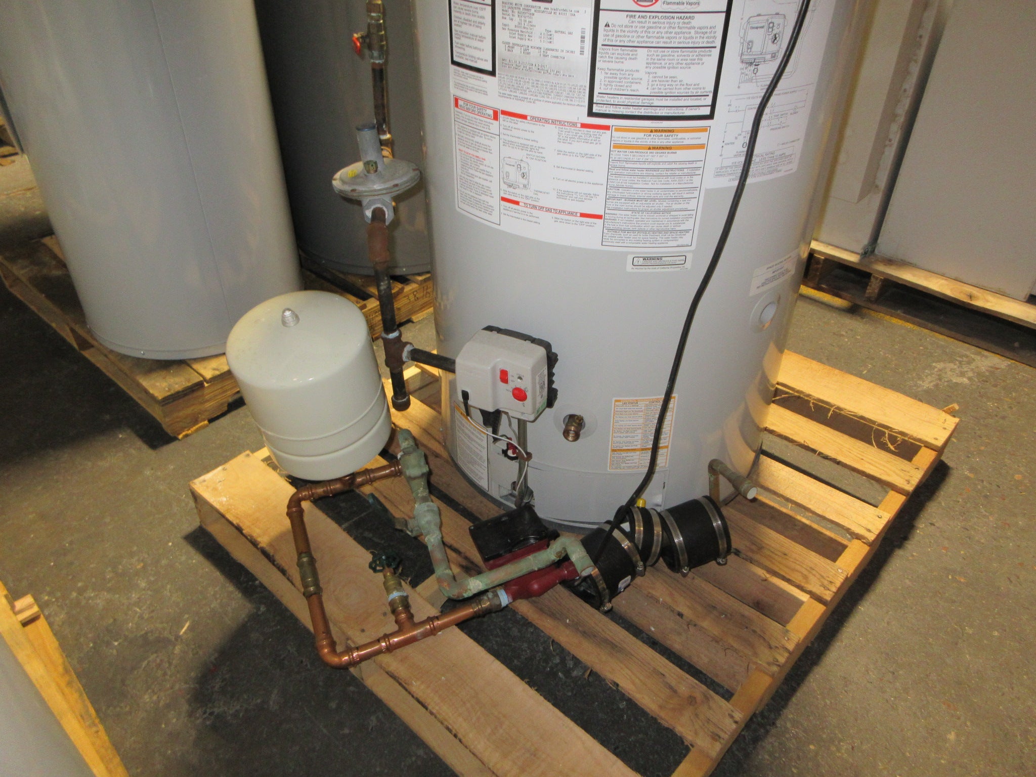 Bradford Defender Natural Gas Tank Water Heater RG2PDV75H6N 80,000BTU Used