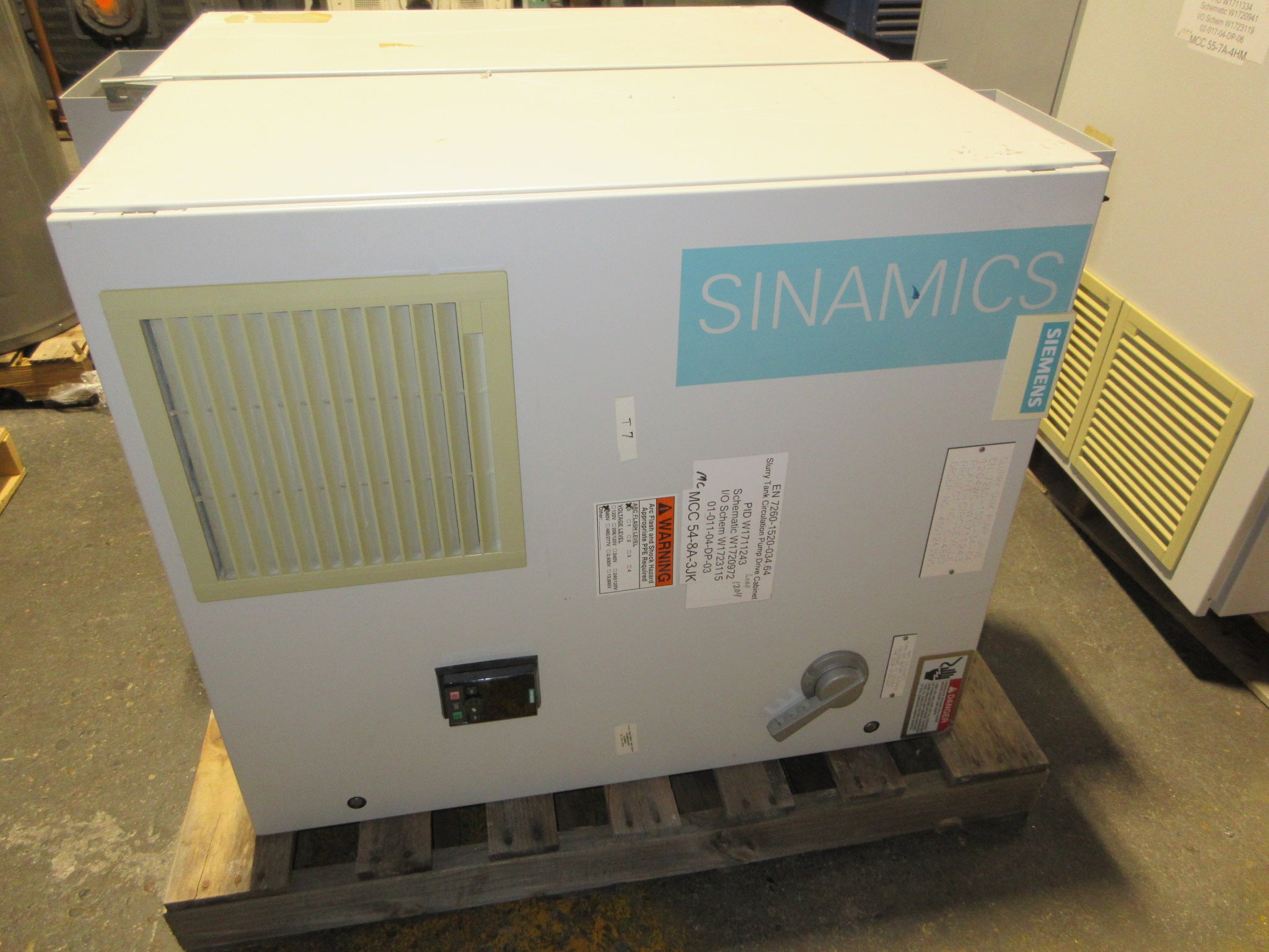 Siemens Sinamics G120 AC Drive 6SL3224-OBE27-5UA0 15HP 3Ph Used
