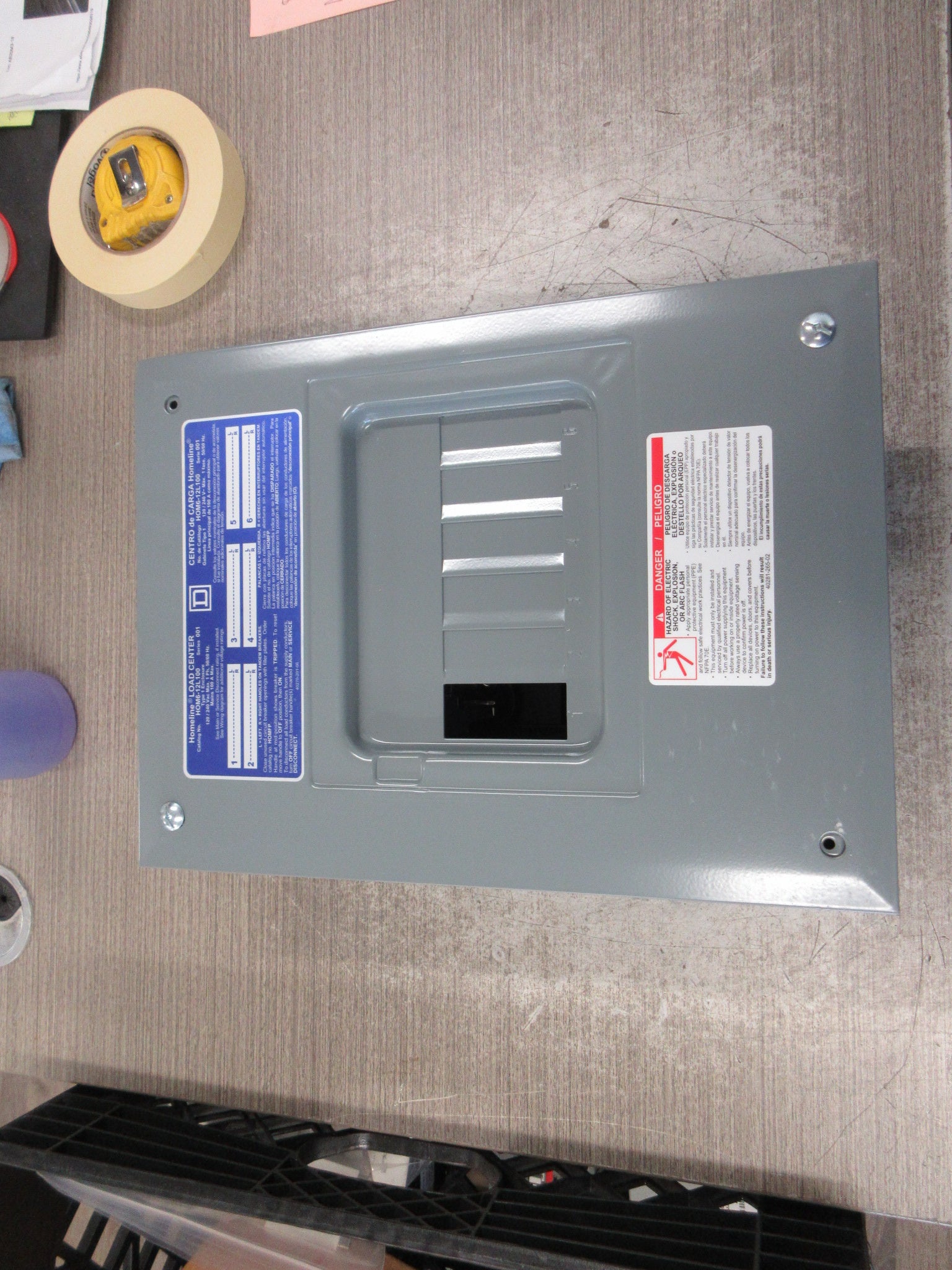 Square D Main Lug Circuit Breaker Panel HOM6-12L100 120/240V New Surplus