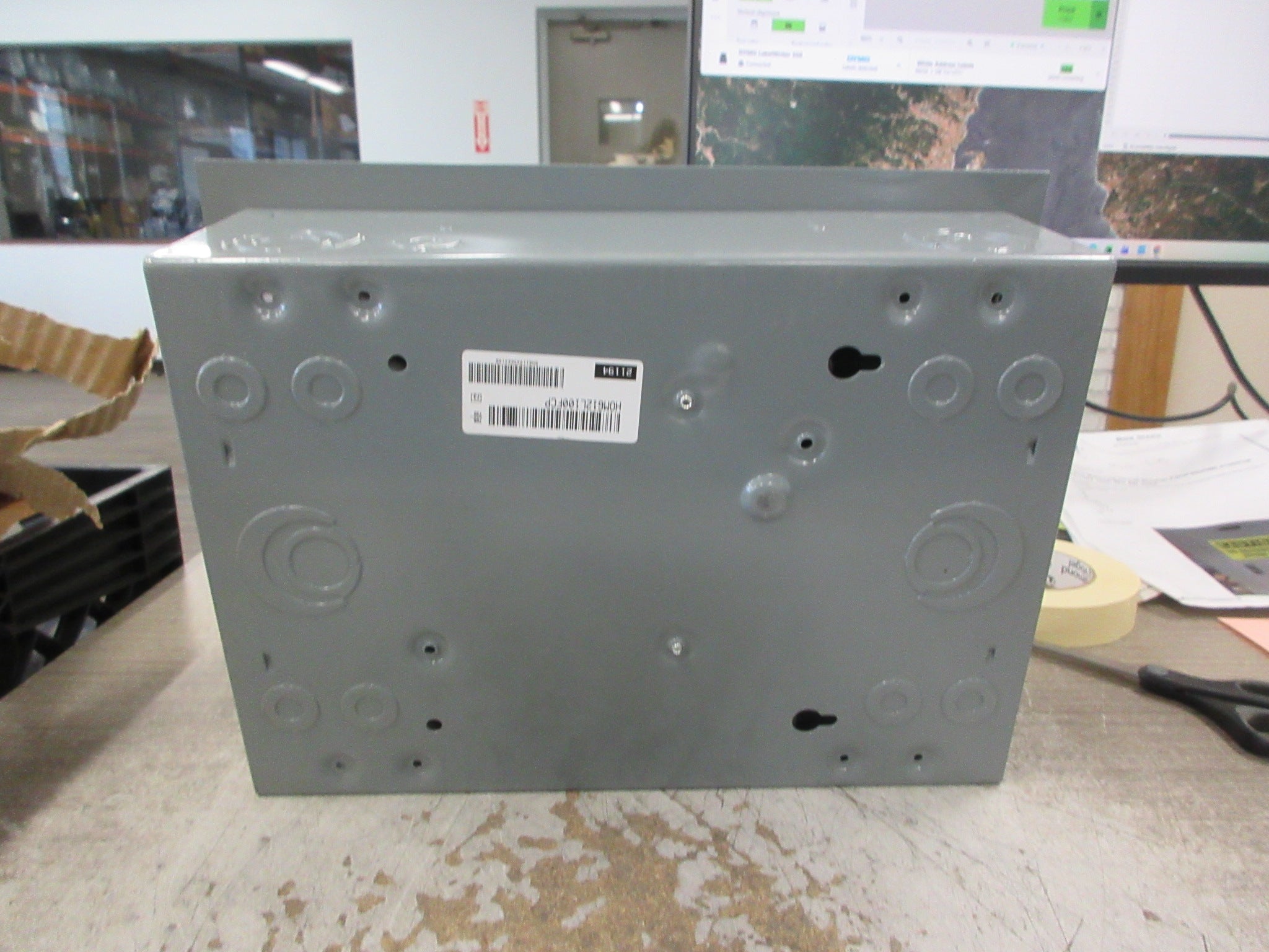 Square D Main Lug Circuit Breaker Panel HOM6-12L100 120/240V New Surplus