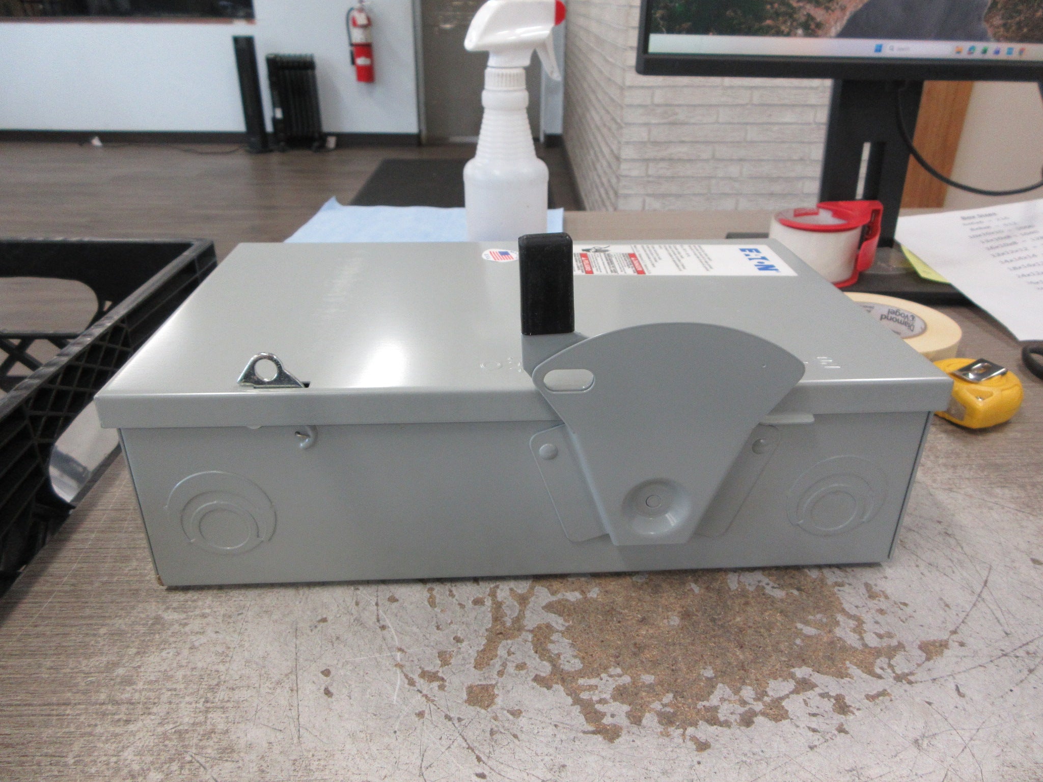 Eaton Non-Fusible Safety Switch/Disconnect DG222UGB Ser. B 60A 120/240V 2P Used