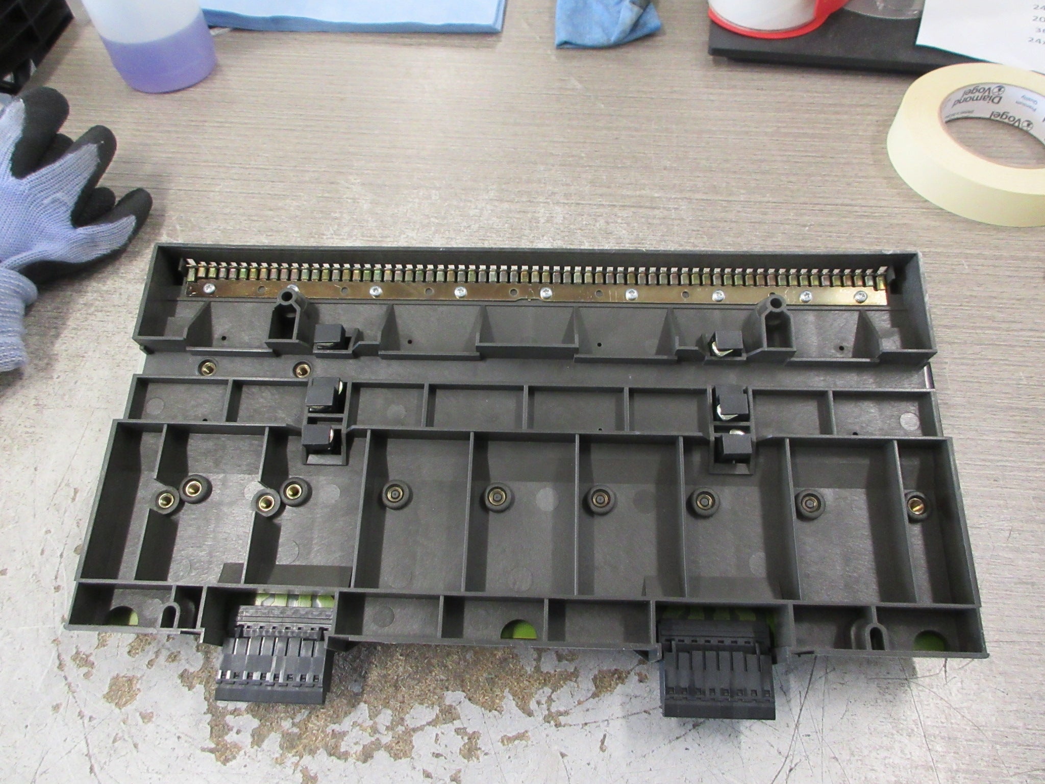 Fisher Rosemount KJ4001X1-BE1 8-Wide Carrier 12P0818X032 Rev. E Used