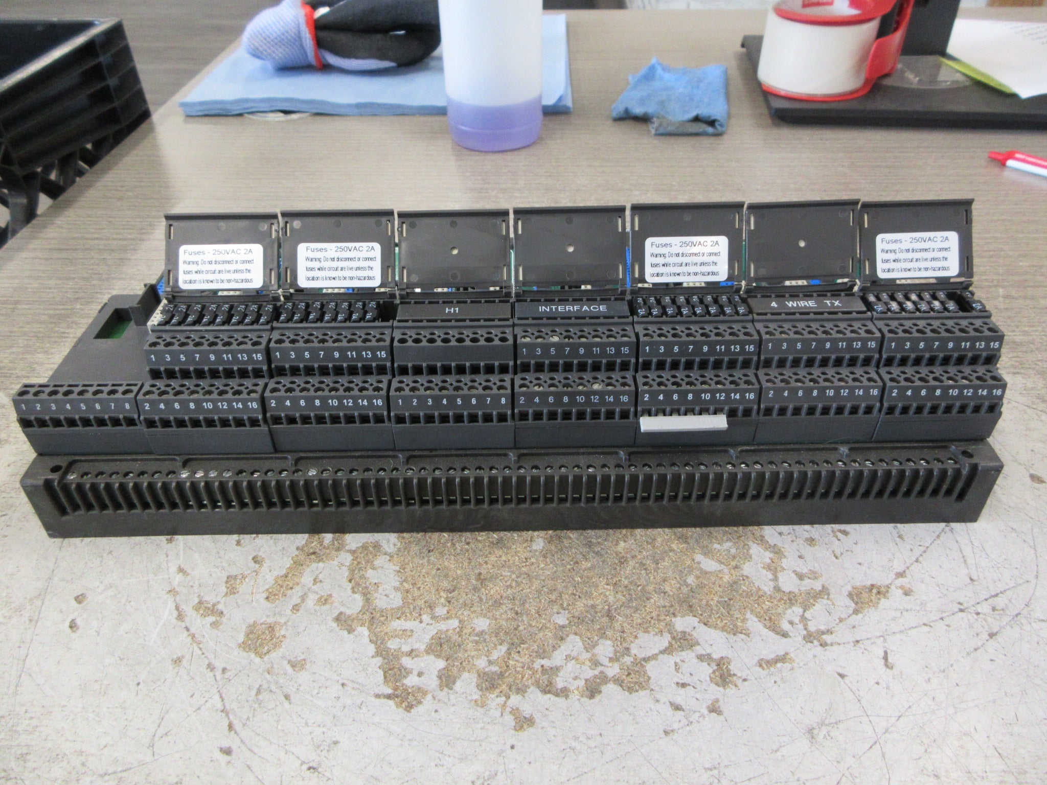 Emerson KJ4001X1-BE1 8-Wide Carrier 12P0818X072 Rev L Localbus: 12.6VDC, 8A Used