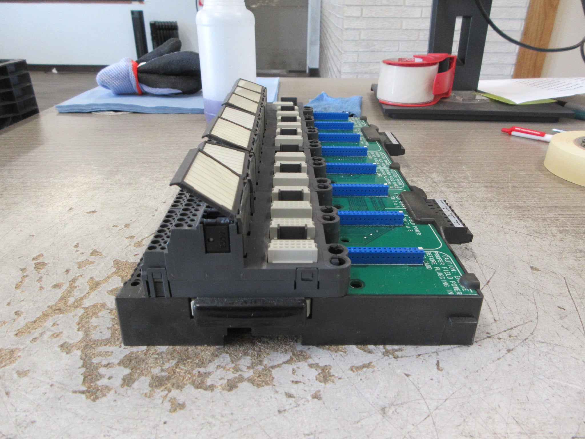 Emerson KJ4001X1-BE1 8-Wide Carrier 12P0818X072 Rev L Localbus: 12.6VDC, 8A Used