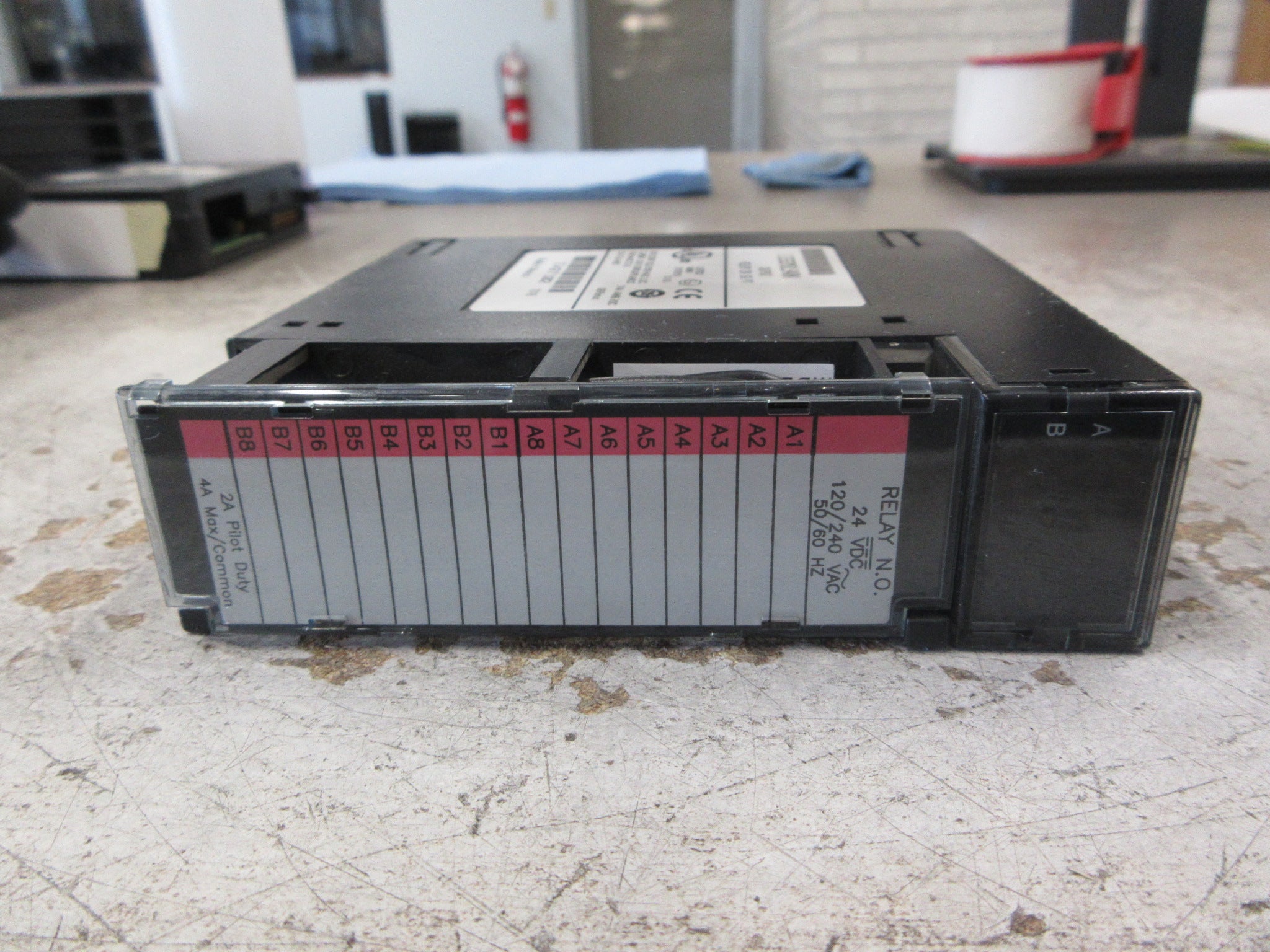GE Fanuc Output Module IC693MDL940K 16 PT *Broken Cover* Used
