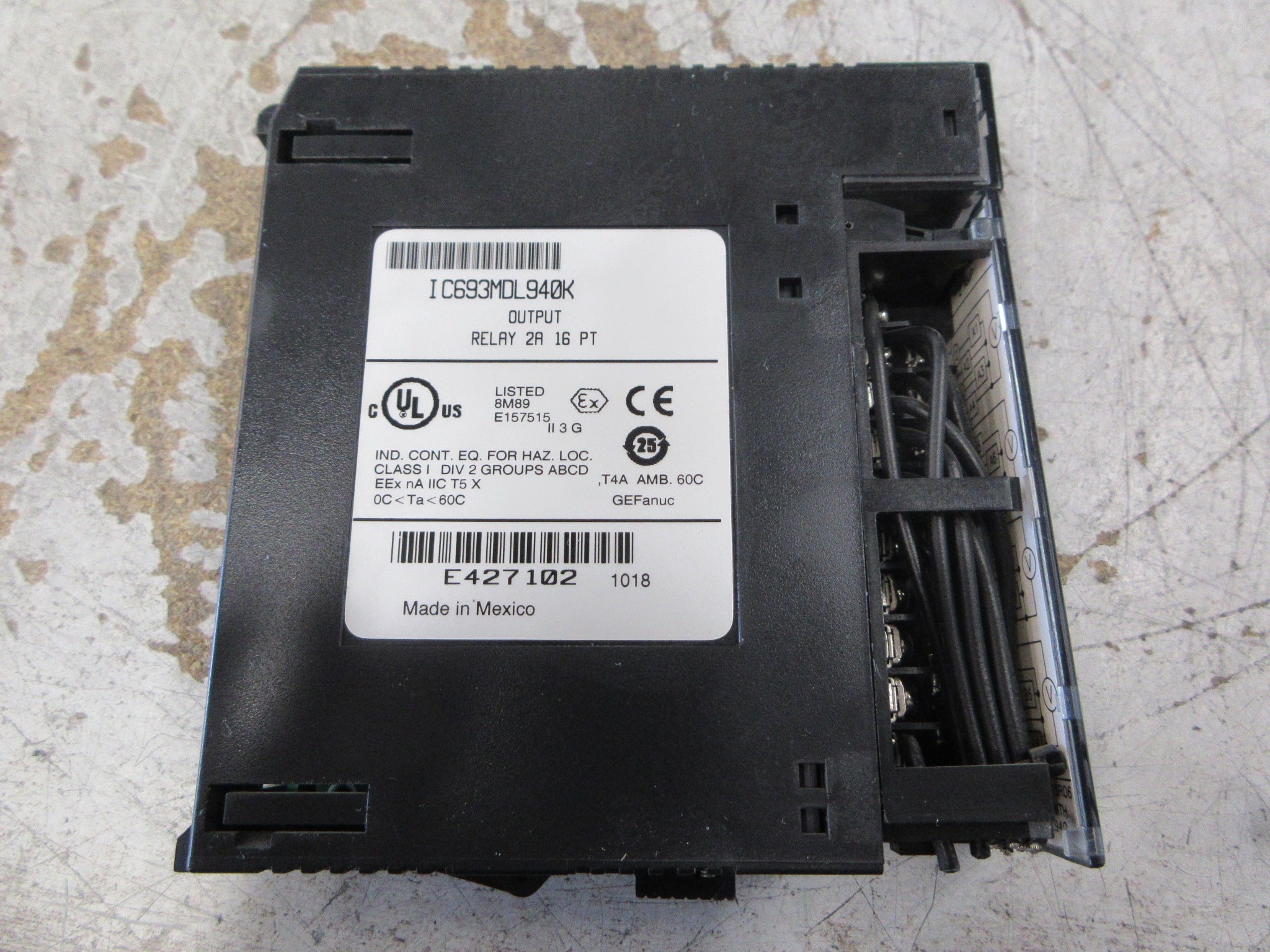 GE Fanuc Output Module IC693MDL940K 16 PT *Broken Cover* Used
