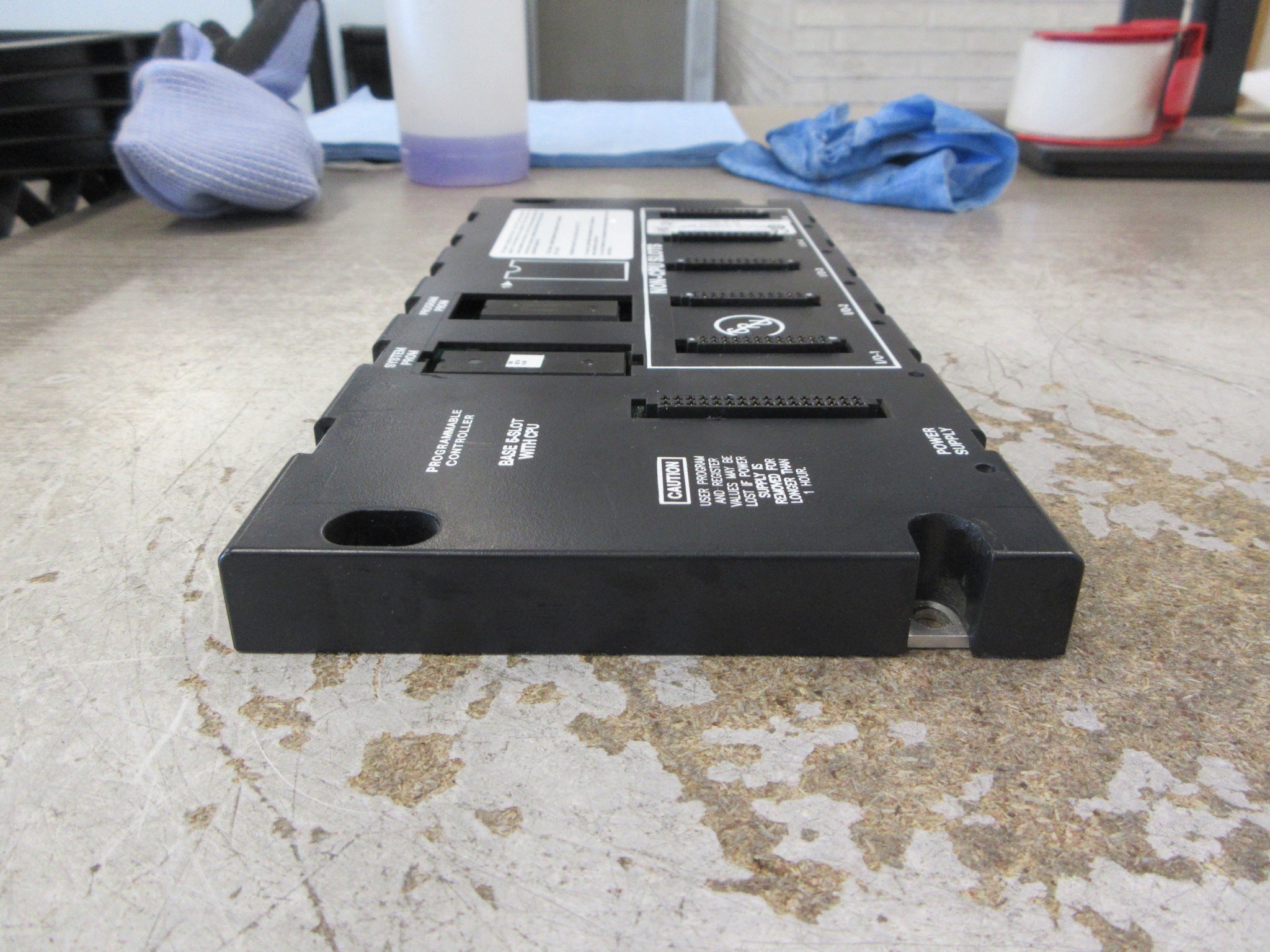 GE Fanuc Base IC693CPU311-CE 5-Slot W/CPU Used