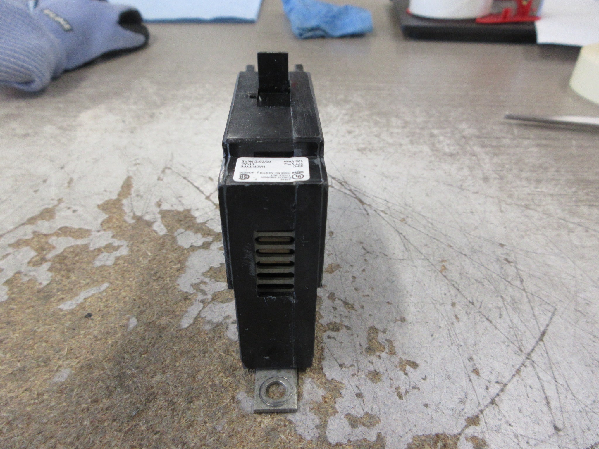 Eaton Bolt-On Circuit Breaker GHB1030 30A 120/277V 1P Used