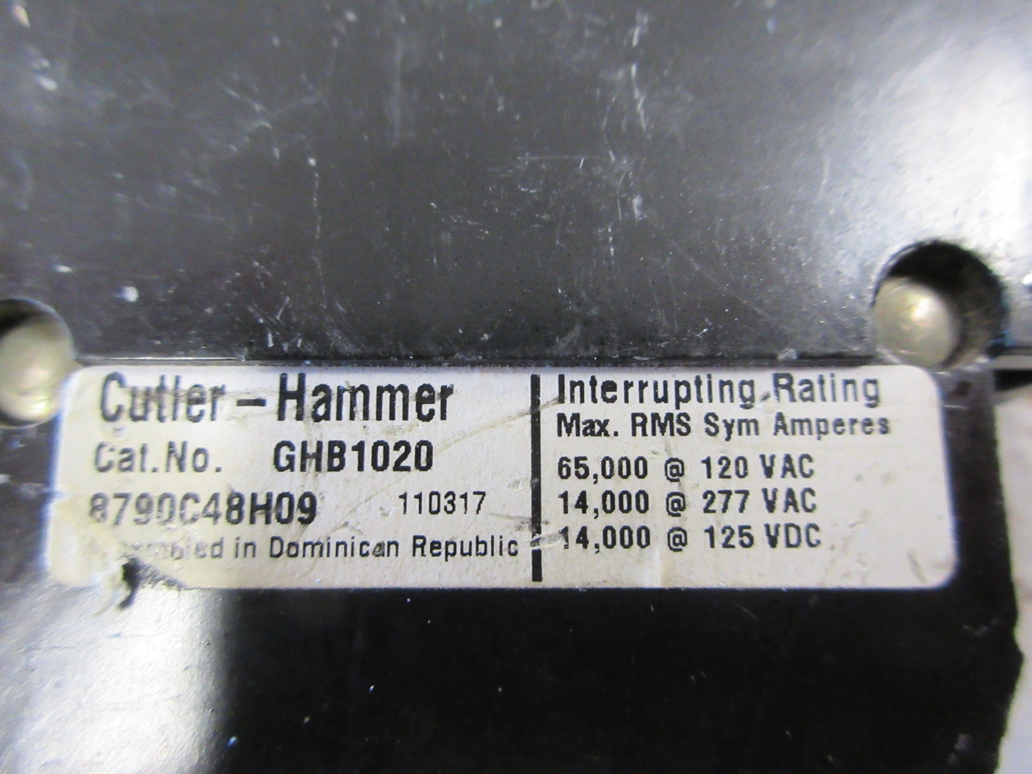 Cutler-Hammer Bolt-On Circuit Breaker GHB1020 20A 120/277V 1P Used