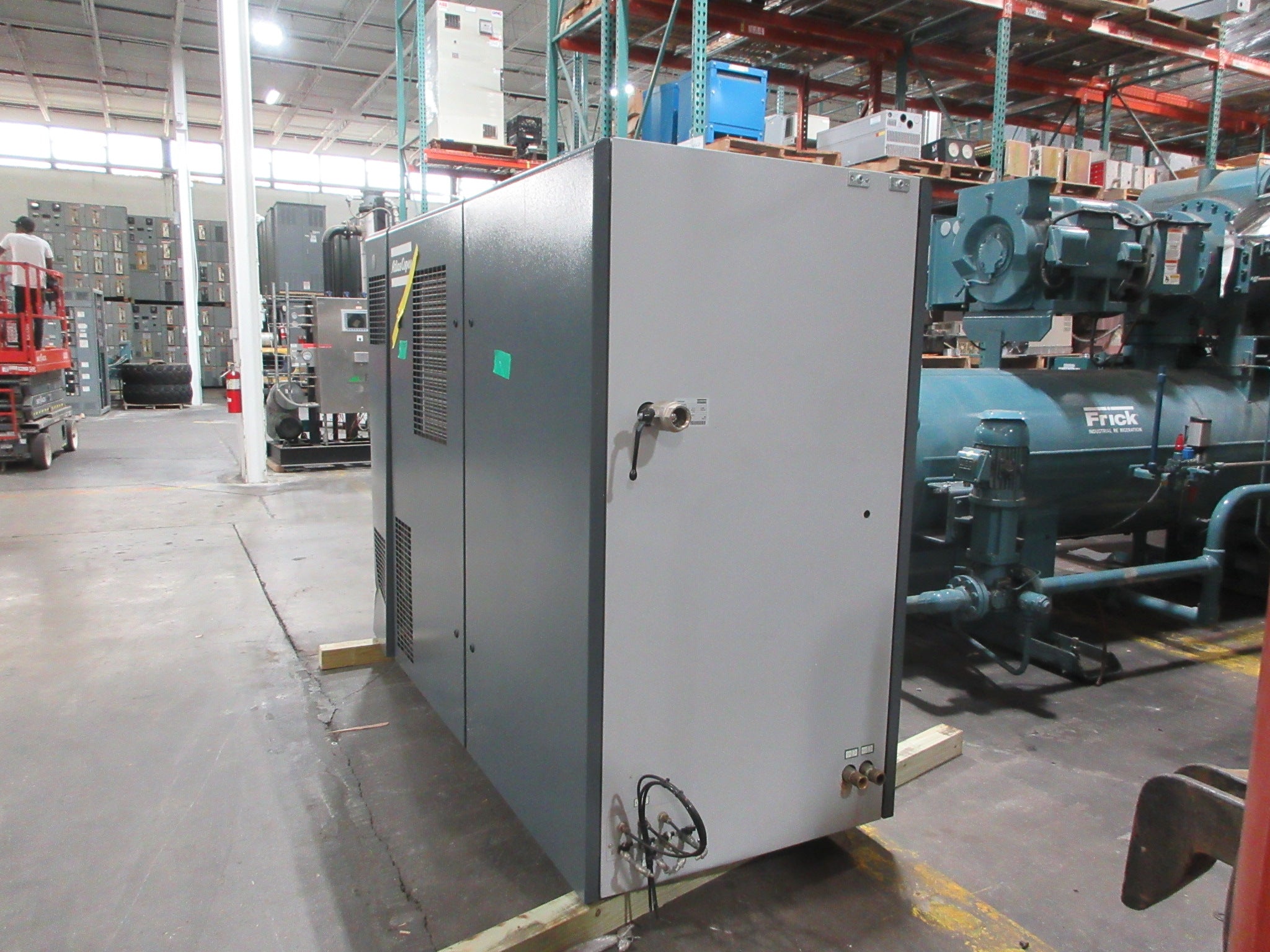 Atlas Copco Rotary Screw Compressor ZR55VSDFF 75HP 121 PSI 295.4 CFM Used