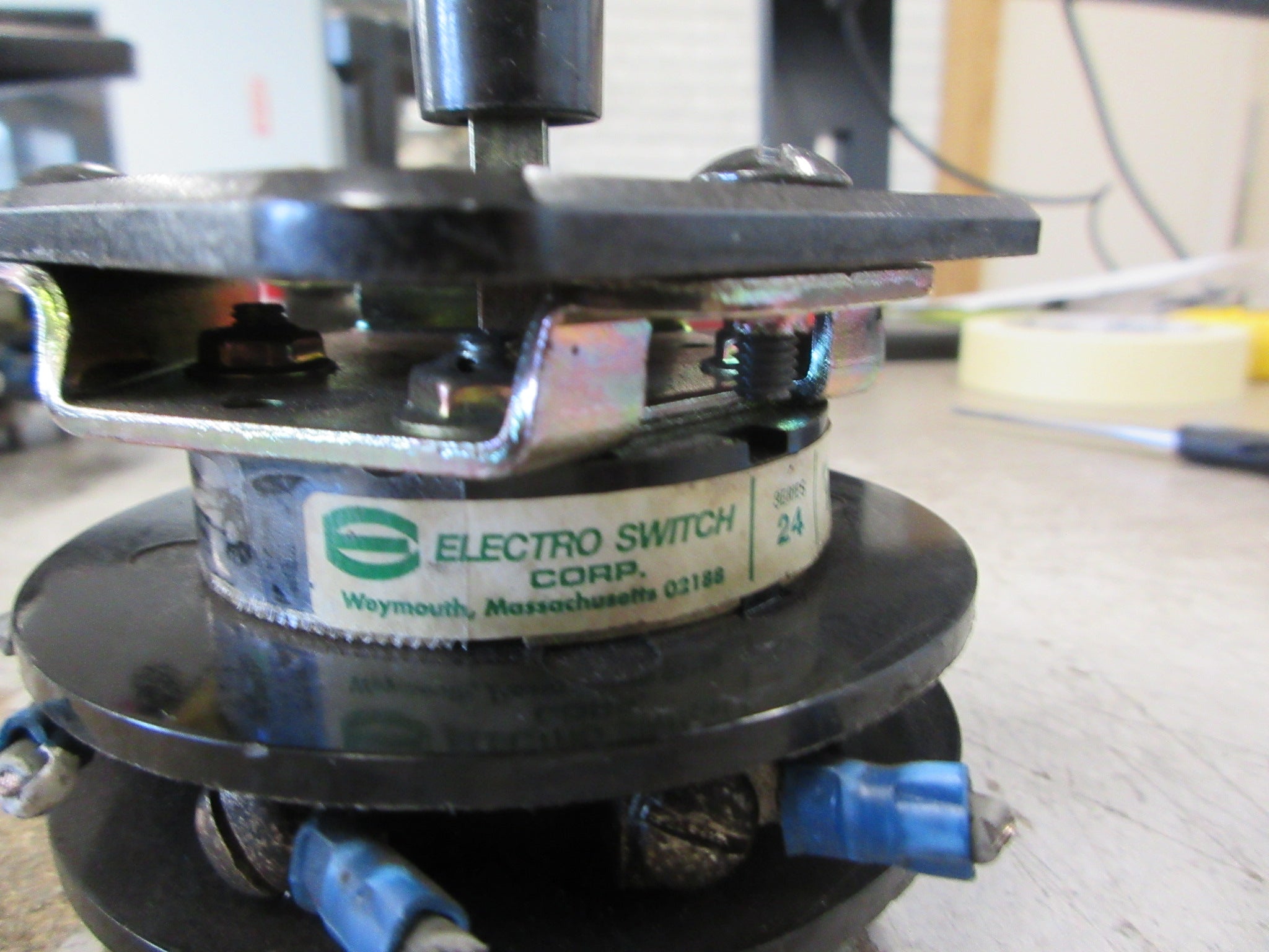 Electroswitch Series 24 Breaker Control Rotary Switch 2438D Used